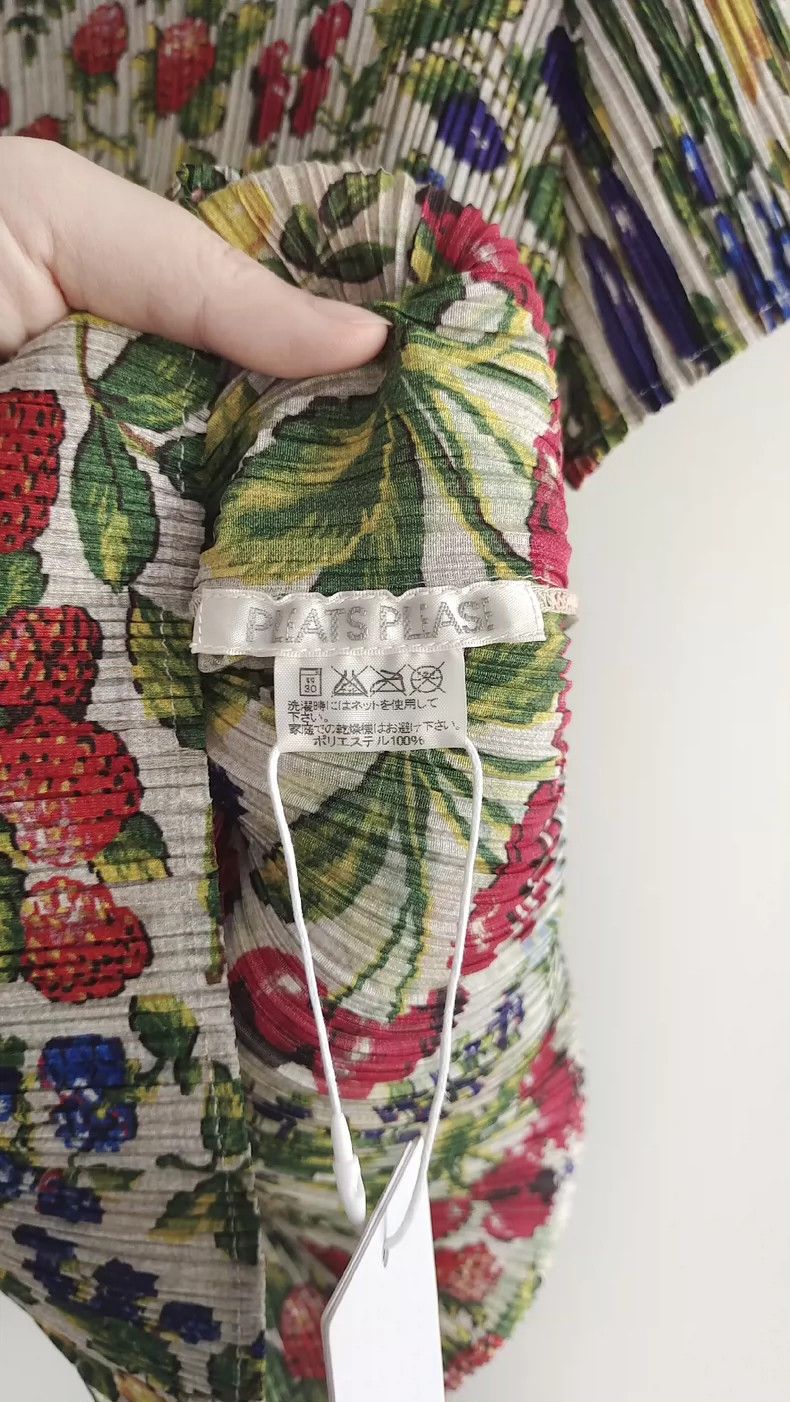 Issey Miyake Issey Miyake size:3 A vintage strawberry and berry chimney Size M / US 6-8 / IT 42-44 - 6 Thumbnail