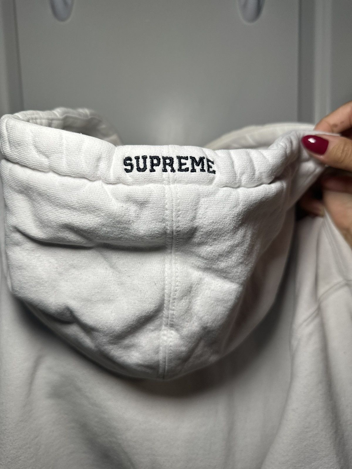 Supreme Supreme x ANTIHERO Hooded Sweatshirt 'White Size US M / EU 48-50 / 2 - 2 Thumbnail