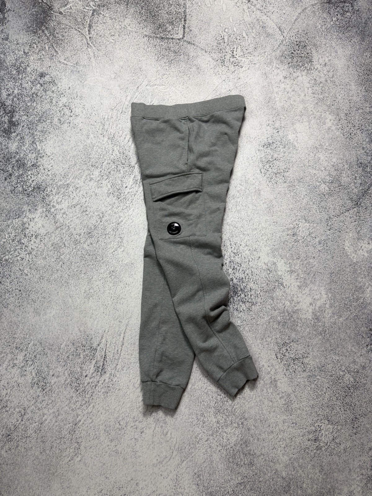 C.P. Company C.P. Company Diagonal Raised Fleece Cargo Grey Sweatpants Size US 32 / EU 48 - 12 Thumbnail