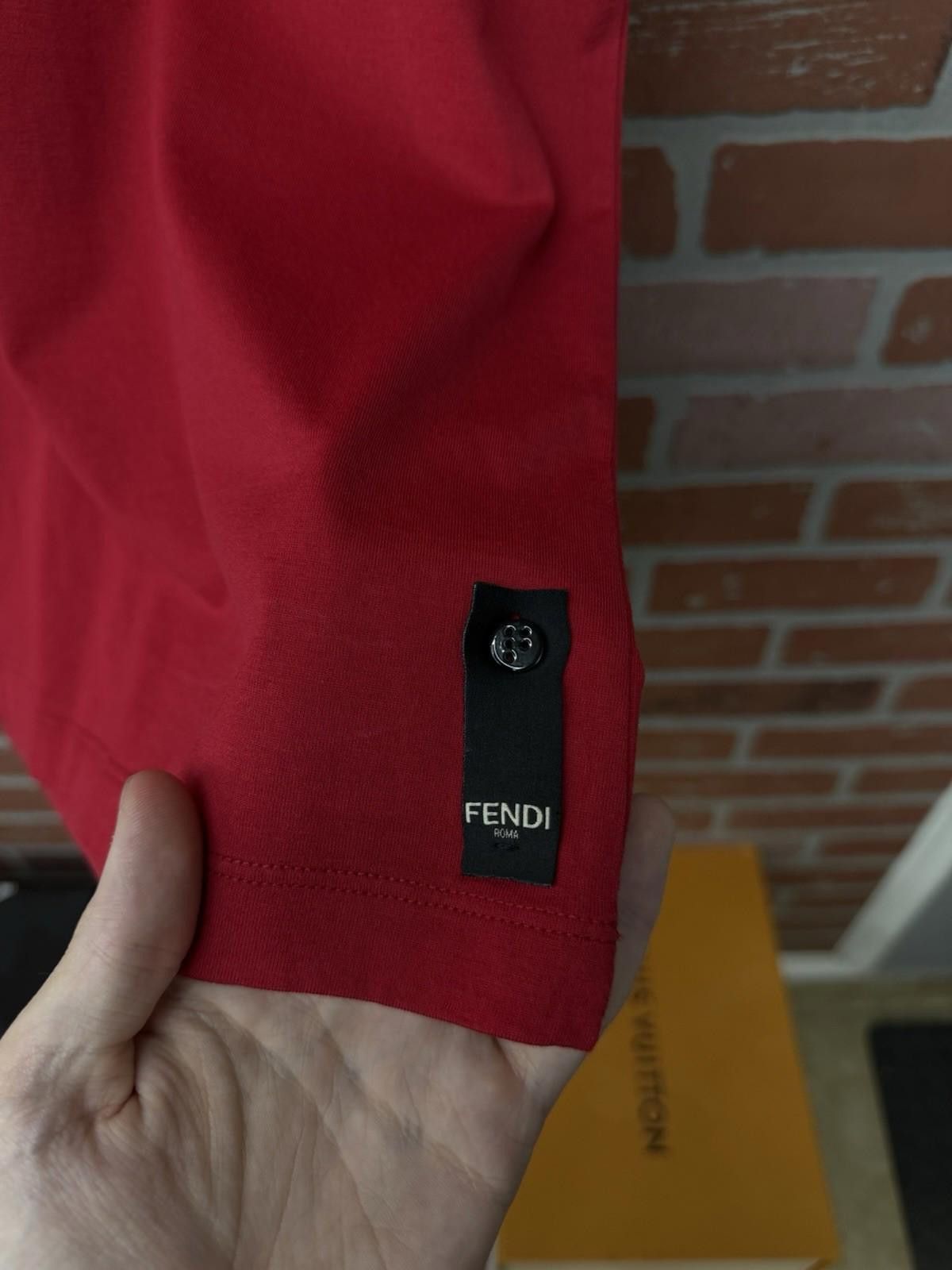 Fendi FENDI Men's Size- (52) Red Cotton Silver Eyes T-Shirt Top Size US L / EU 52-54 / 3 - 12 Thumbnail