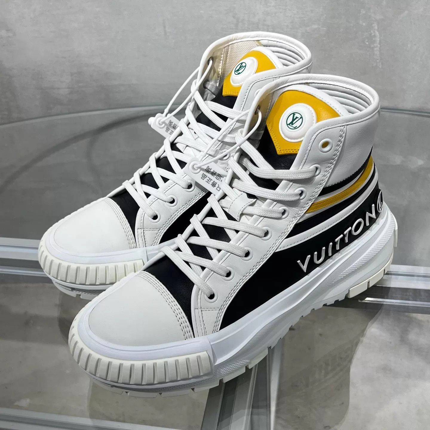 Louis Vuitton LV platform cookies sneakers black/white UK4/38 Size US 7.5 / IT 37.5 - 2 Thumbnail