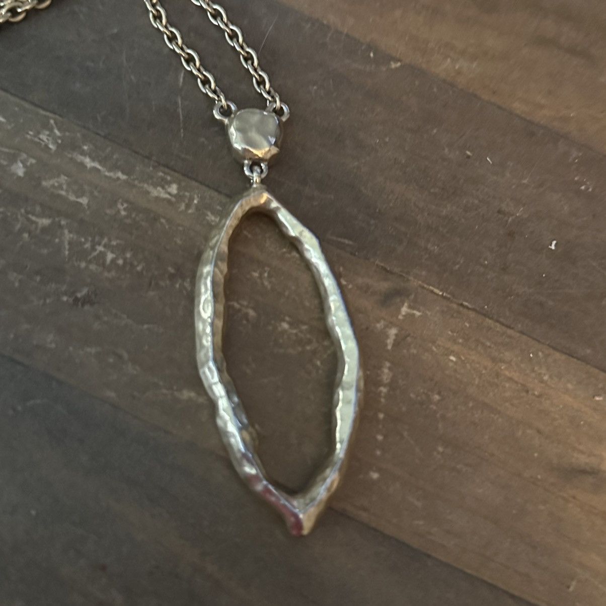 Other Tahari long gold tone hammered oval pendant necklace Size ONE SIZE - 3 Thumbnail