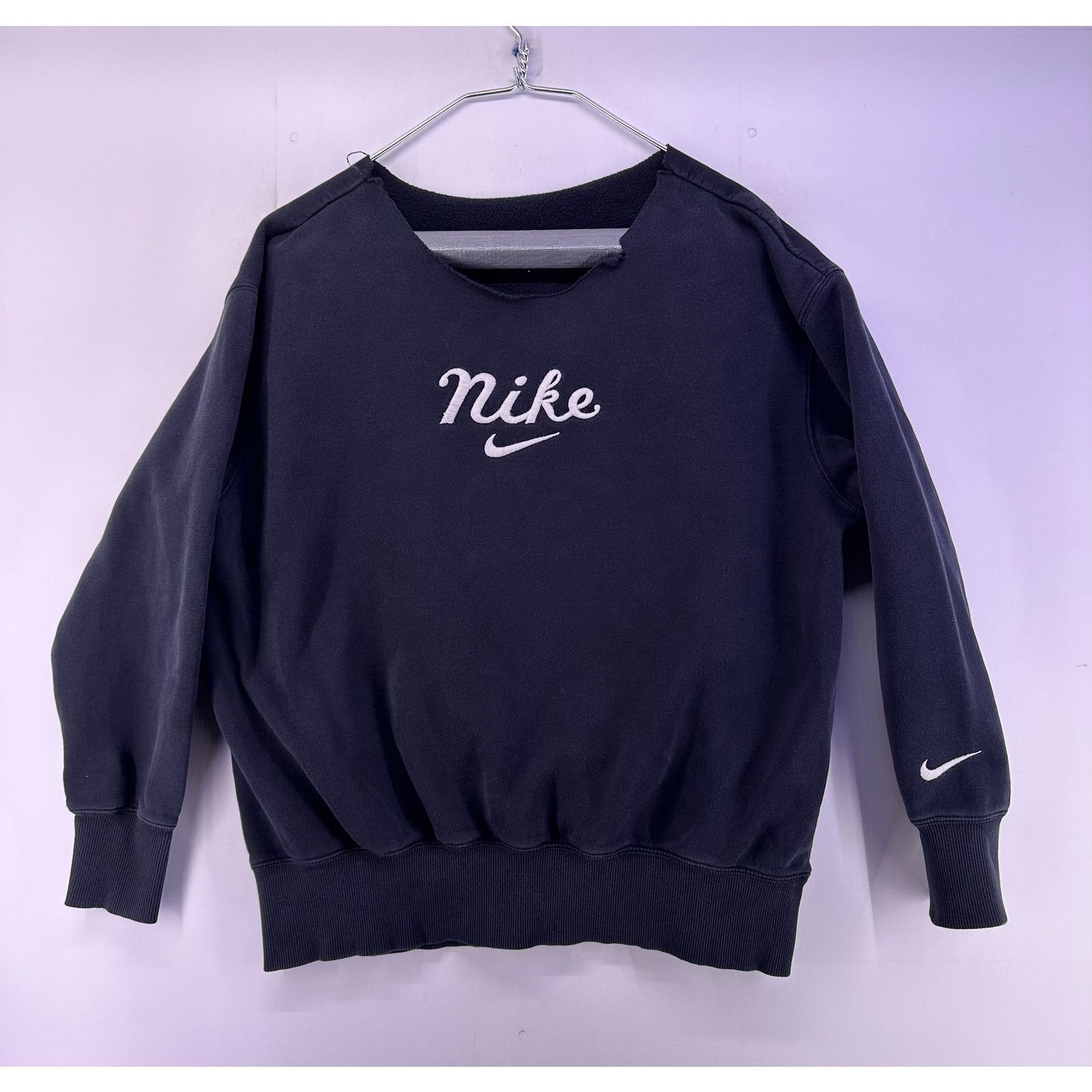 Nike Vintage Nike Black Cut Off Collar Crewneck Size Medium Size M / US 6-8 / IT 42-44 - 1 Thumbnail