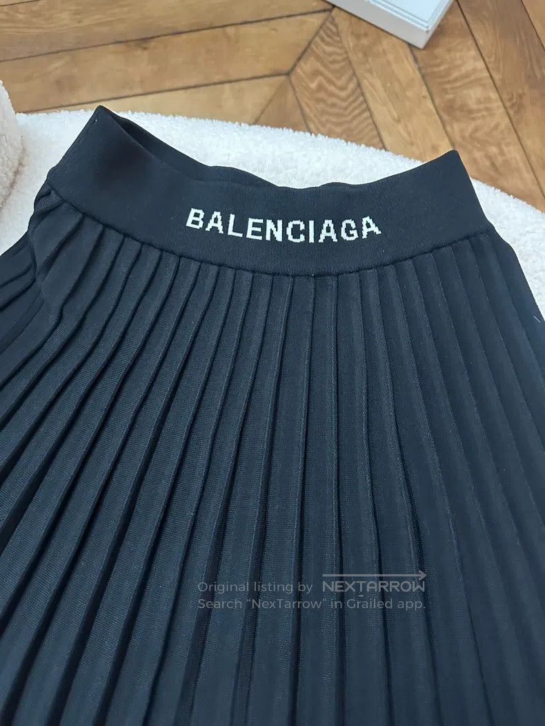 Balenciaga Balenciaga size S Pleated knit half skirt Size 23" - 2 Thumbnail