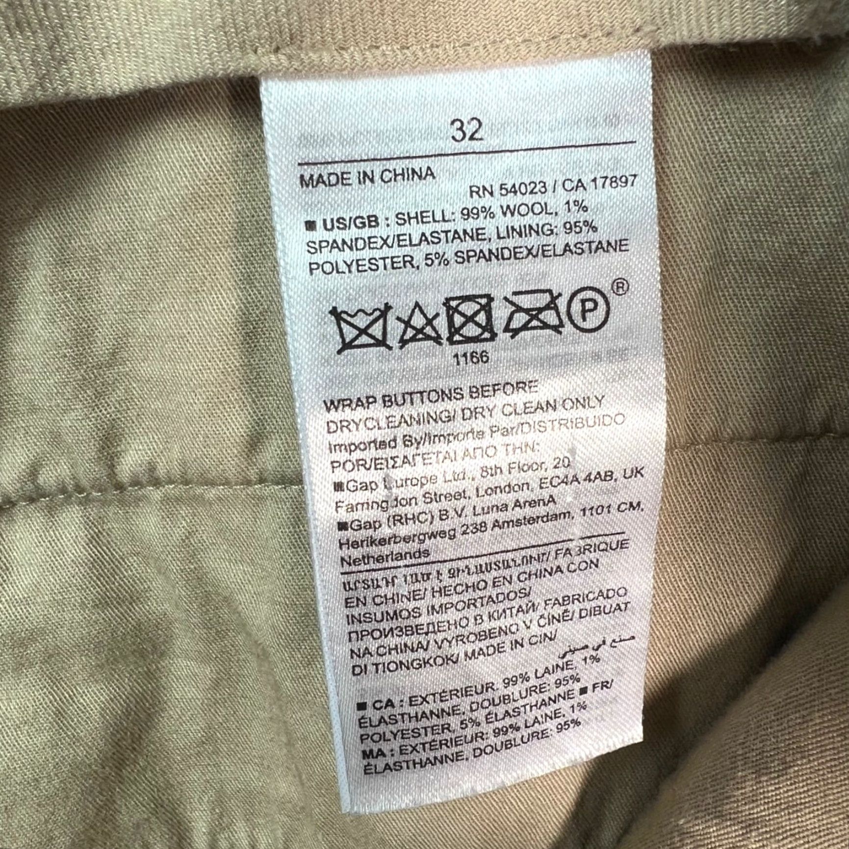 Banana Republic Banana Republic Mens Size 32 Relaxed Fit Black Dress Pants Wool Blend Trousers Dress Pants Mens 32 Black Wool Blend Straight Inseam 26in Sl… Size US 32 / EU 48 - 4 Thumbnail
