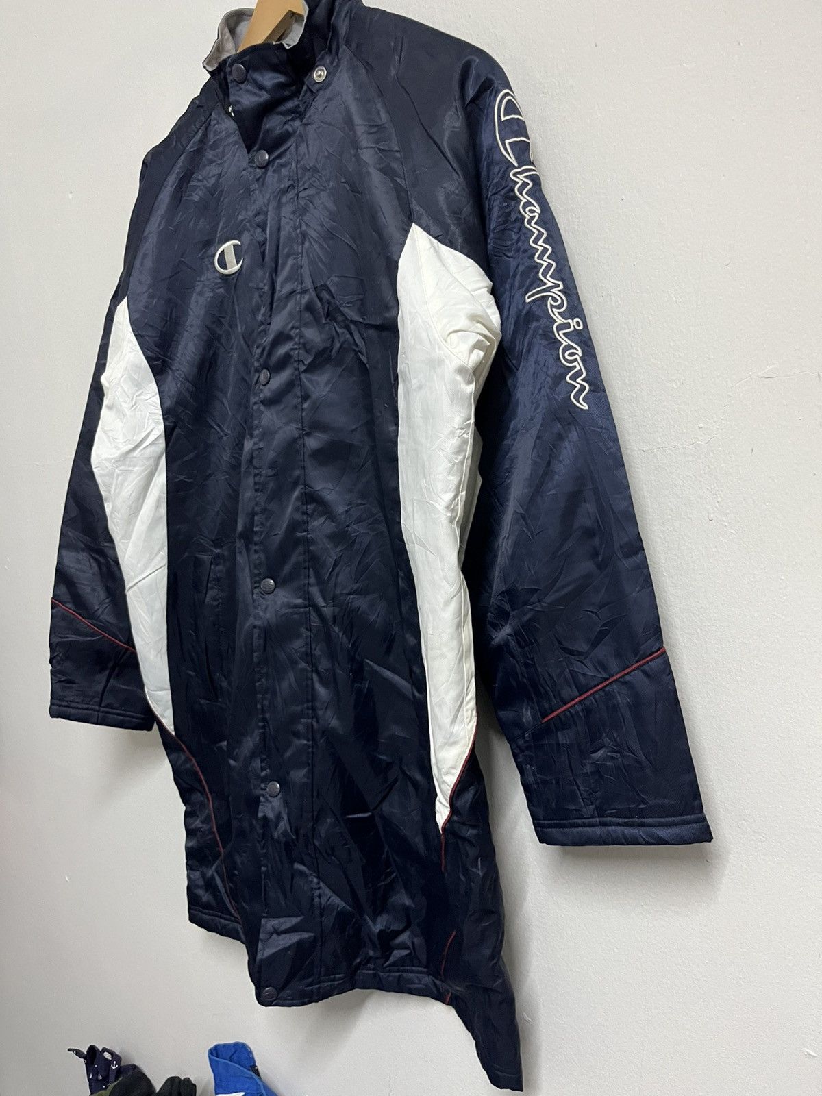 Champion 💥Vintage 90s Champion Big Logo Long Jackets Backhit Size US L / EU 52-54 / 3 - 4 Thumbnail