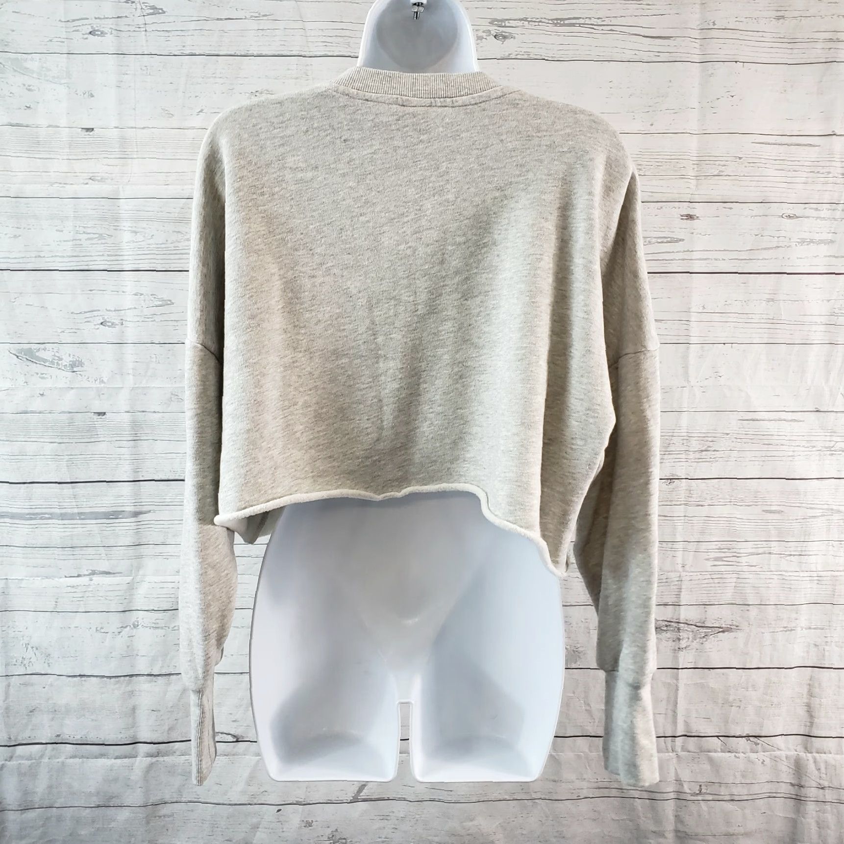 Old Navy VINTAGE? No. Old Navy Womens Cropped Sweatshirt Gray L Be The Love Womens Sweatshirt Adult? Size L / US 10 / IT 46 - 4 Thumbnail