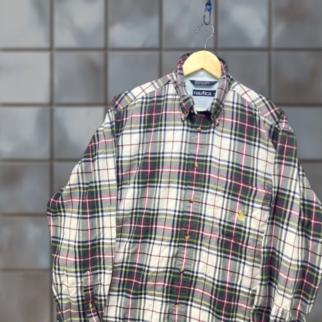 Nautica VINTAGE Nautica Plaid Button-Up Shirt Large Longsleeve Mens L White Size US L / EU 52-54 / 3 - 1 Thumbnail