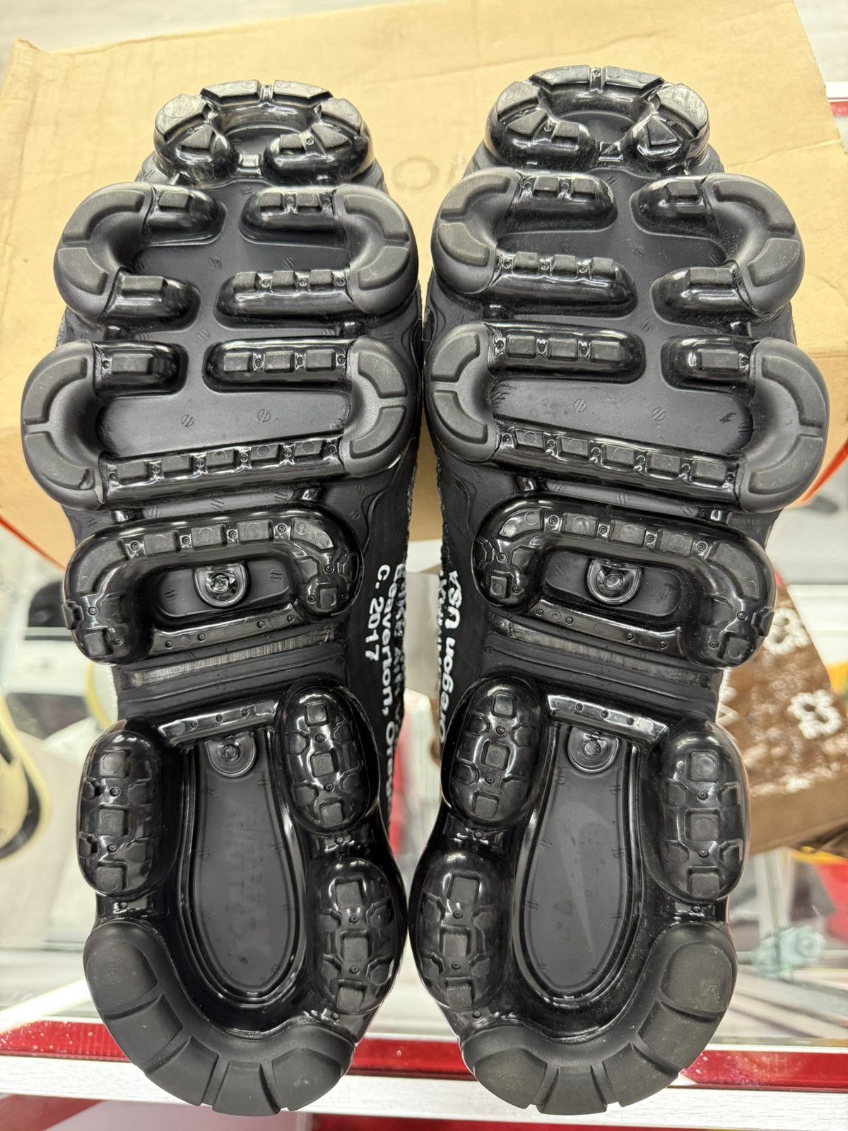 Nike × Off-White black off white nike air vapormax Size US 10 / EU 43 - 5 Thumbnail