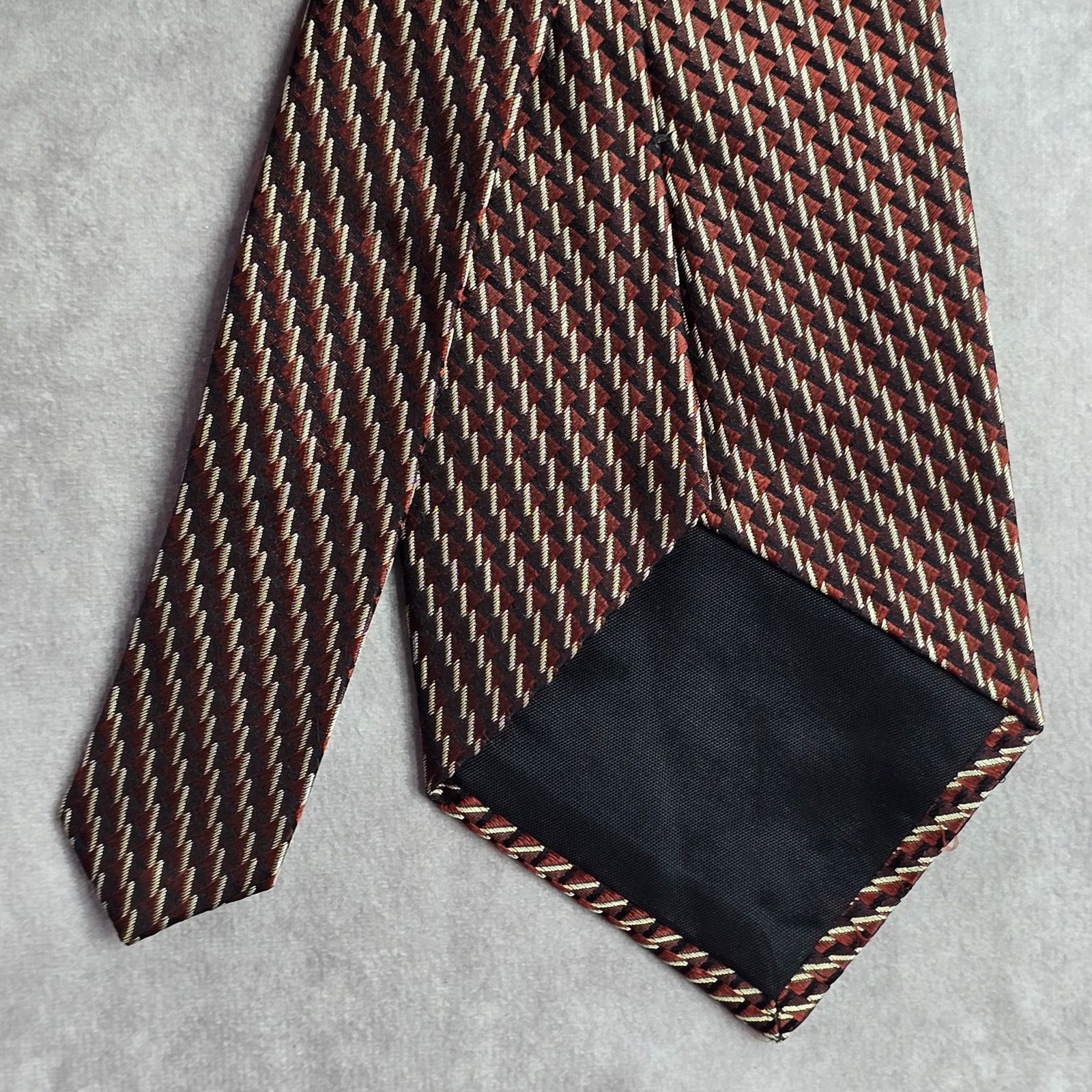 Geoffrey Beene Geoffrey Beene Brown 100% Silk Men's Neck Tie NWOT Size 30 - 6 Thumbnail