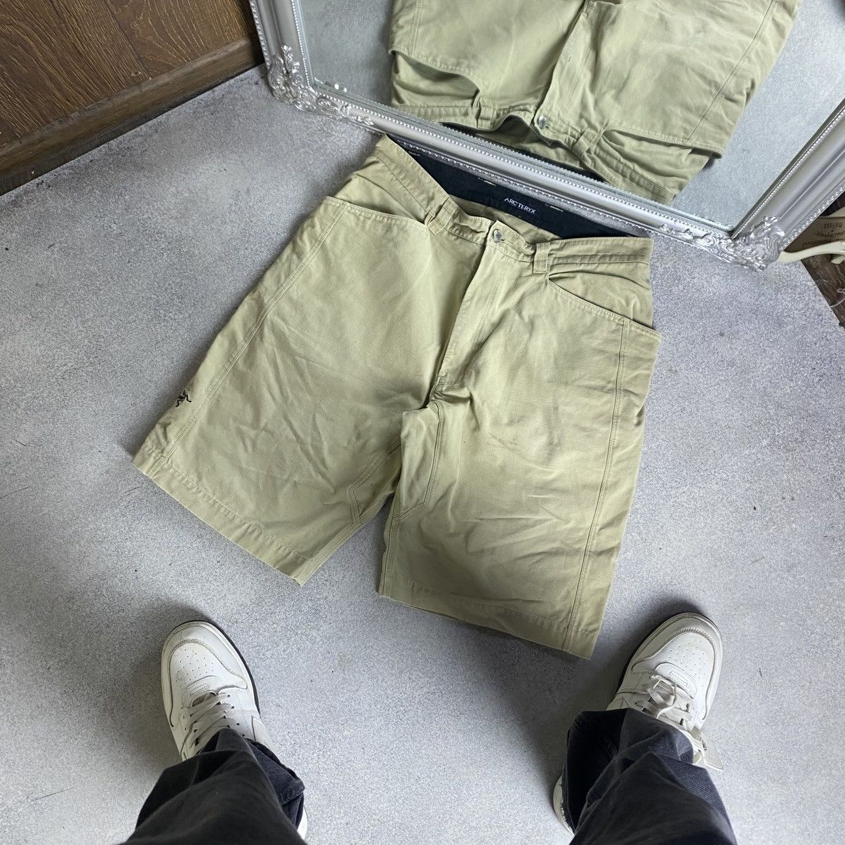 Arc'teryx Arcteryx shorts Size US 32 / EU 48 - 1 Thumbnail