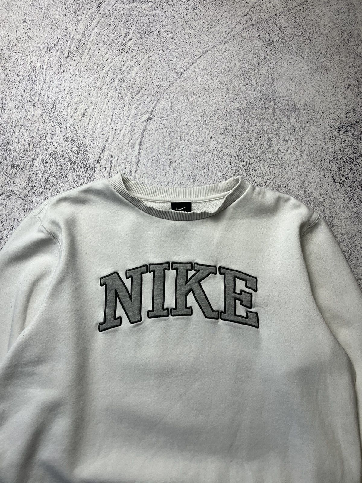 Nike Vintage Nike Big Logo Sweatshirt Y2K Streetwear Size US L / EU 52-54 / 3 - 9 Thumbnail