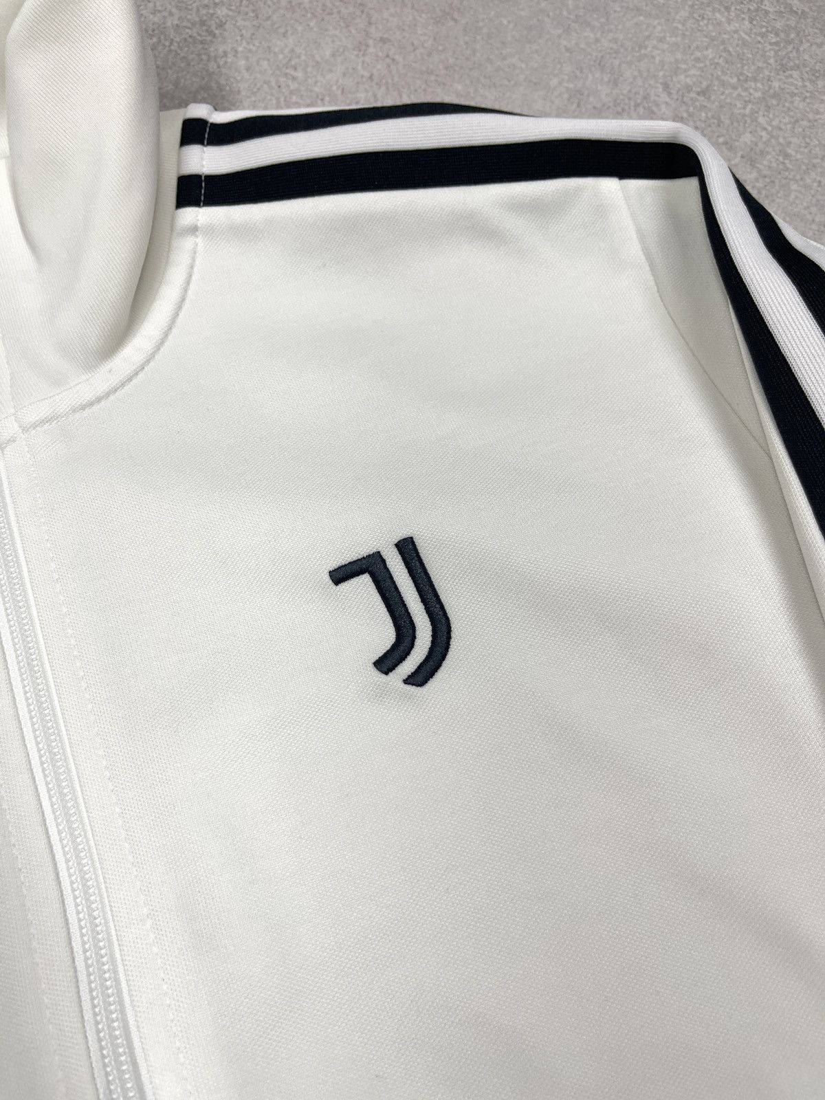 Adidas Mens Adidas Juventus Backenbauer Track Jacket White Size US M / EU 48-50 / 2 - 6 Thumbnail