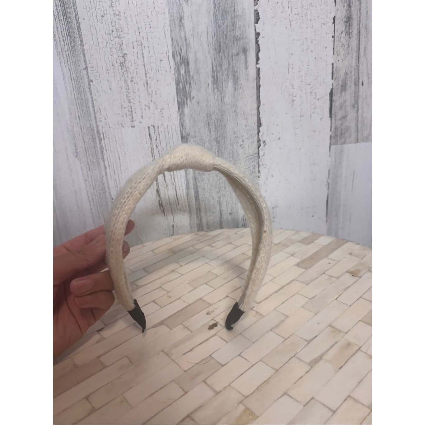 MACH & MACH Cream Knit Knot Headband – Boho Chic Hair Accessory Size ONE SIZE - 2 Thumbnail