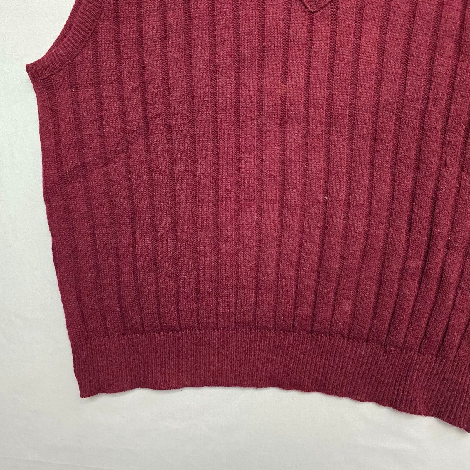 London Fog × Vintage Vintage London Fog Sweater Vest Large V Neck Acrylic Maroon Size US L / EU 52-54 / 3 - 3 Thumbnail