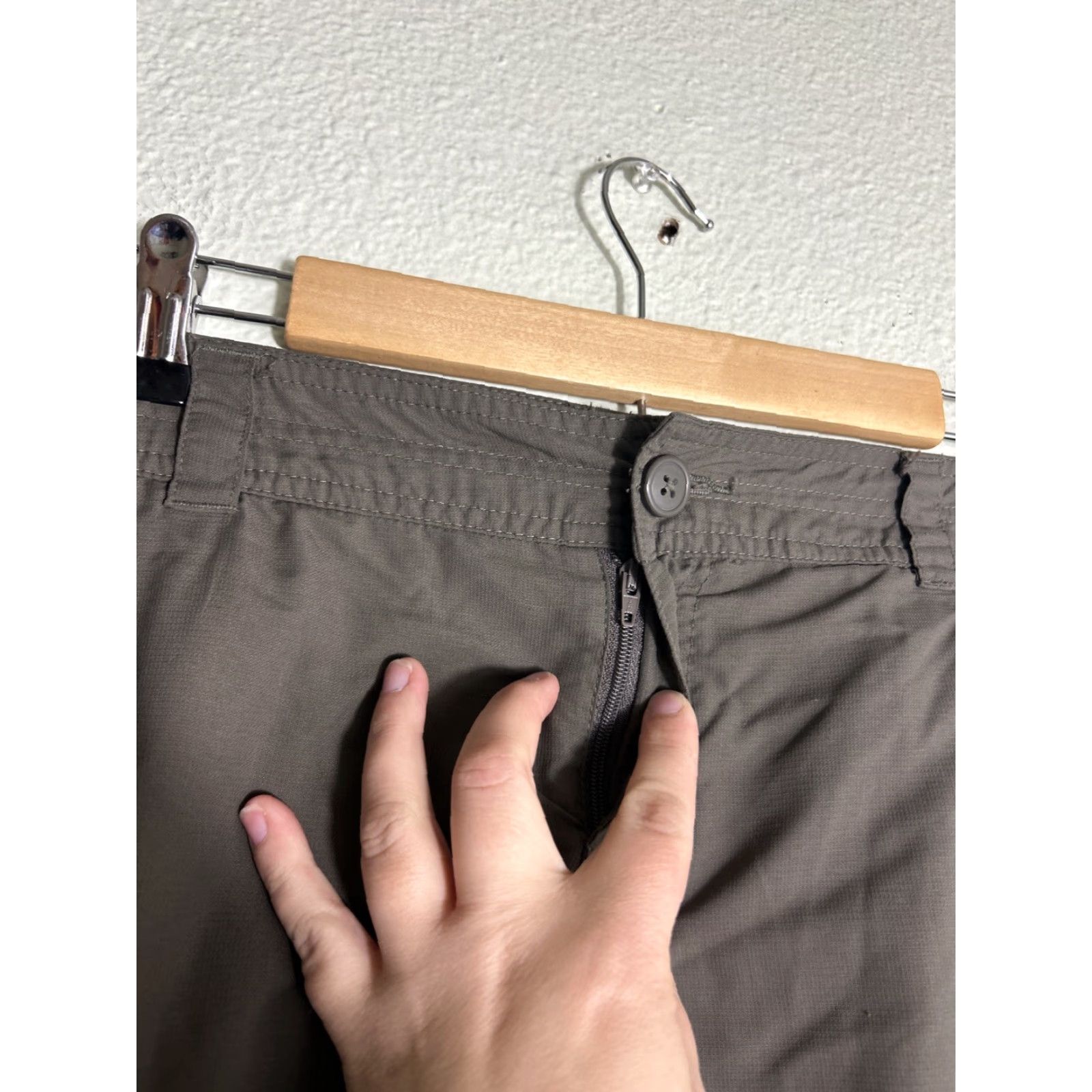 Vintage Columbia 10 Gray Ripstop Outdoor Hiking Cargo Capri Pants 32x18 Women Regular Wide-Leg Capris Size 32" / US 10 / IT 46 - 5 Thumbnail