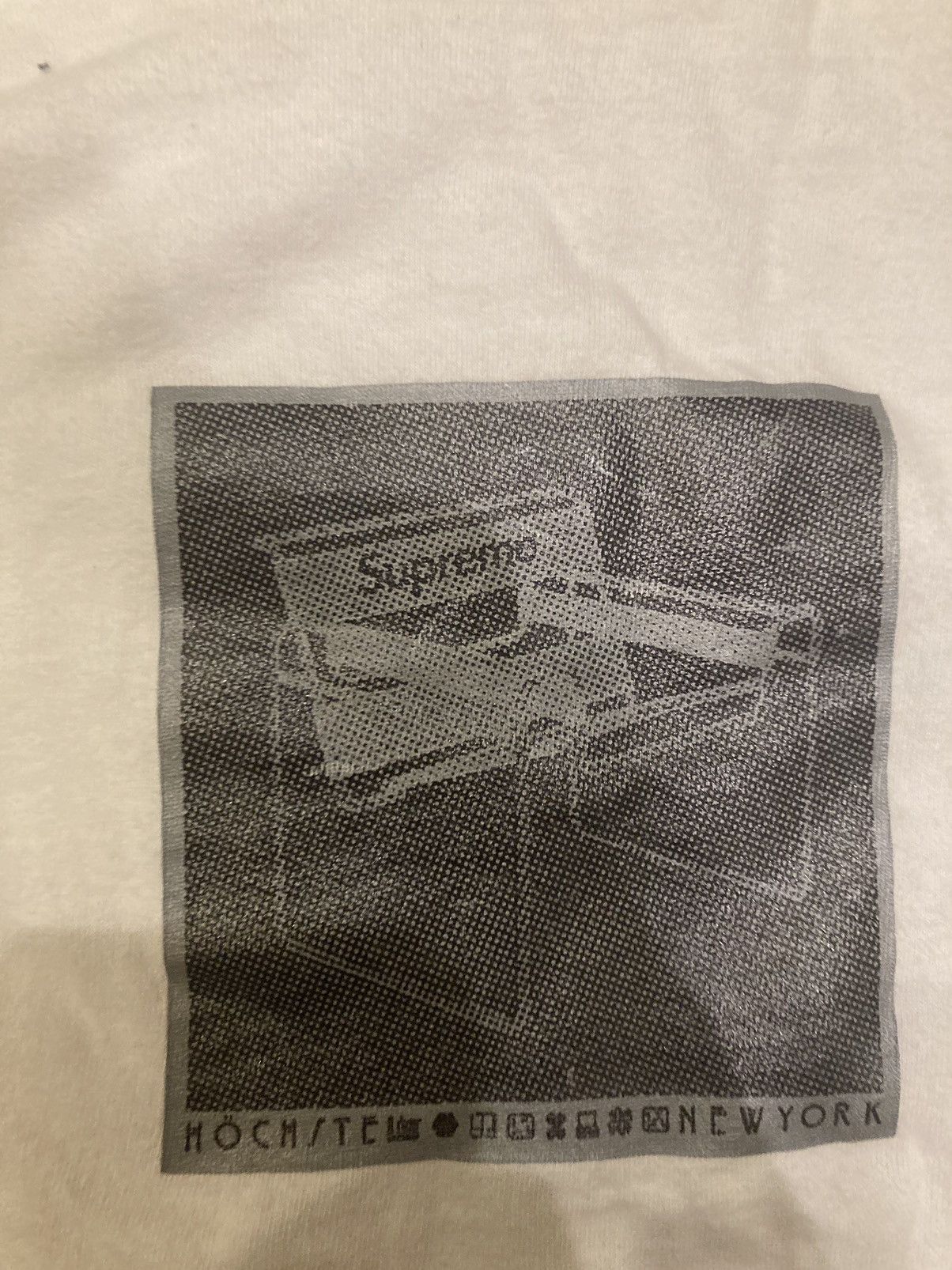 Supreme Supreme white chair tee large Size US L / EU 52-54 / 3 - 3 Thumbnail