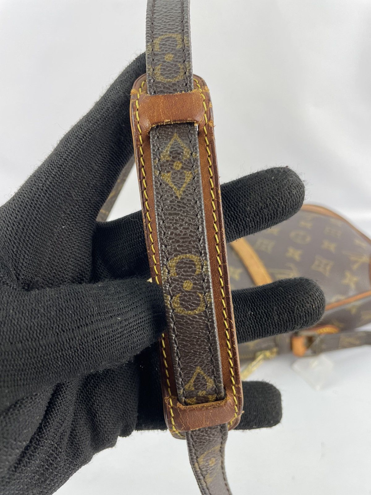 Louis Vuitton Authentic Louis Vuitton Danube Crossboday bag monogram Size ONE SIZE - 14 Thumbnail
