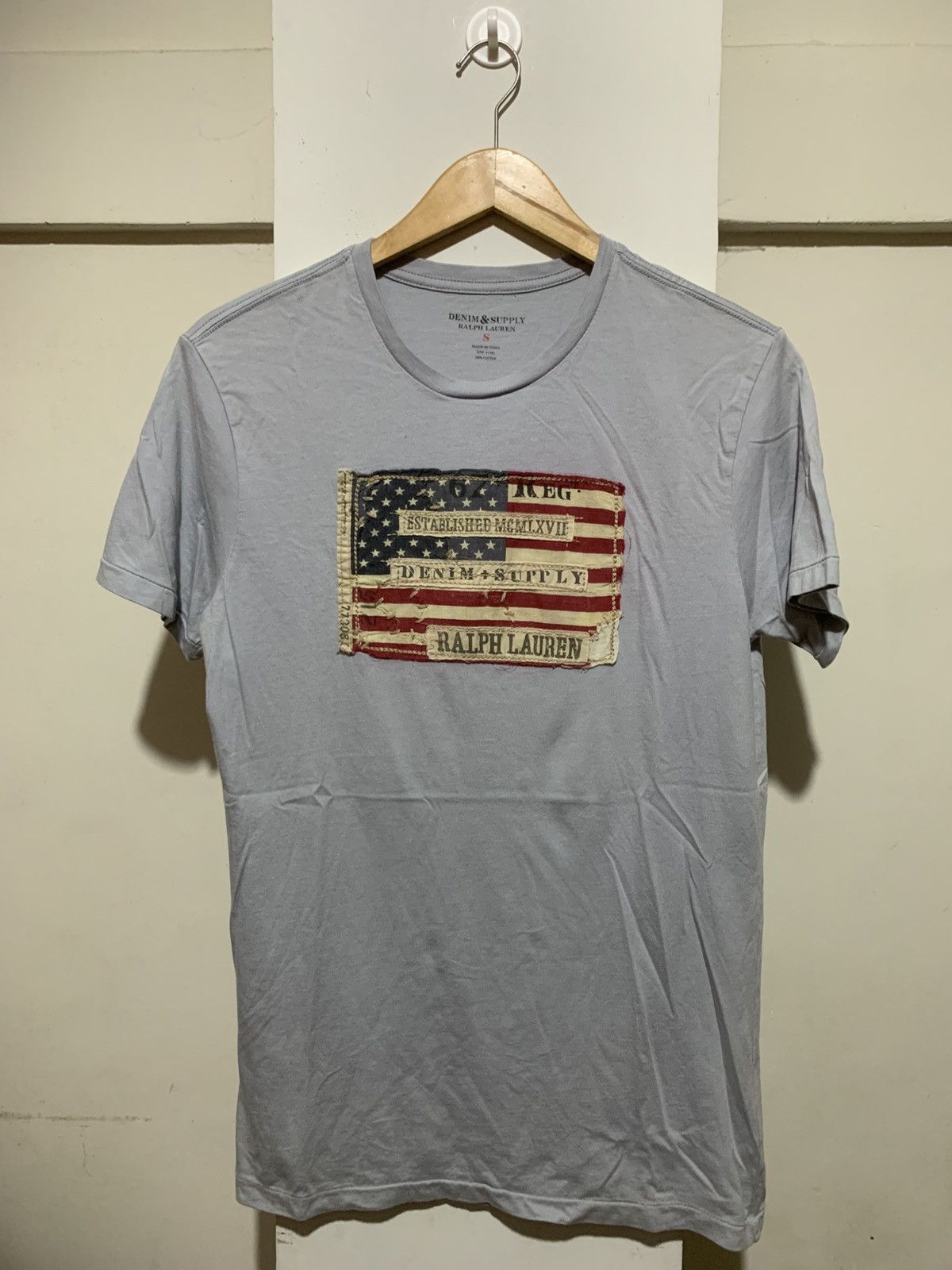 Polo Ralph Lauren Rare Polo Ralph Lauren Patch Logo Tee Shirt Size US S / EU 44-46 / 1 - 1 Thumbnail
