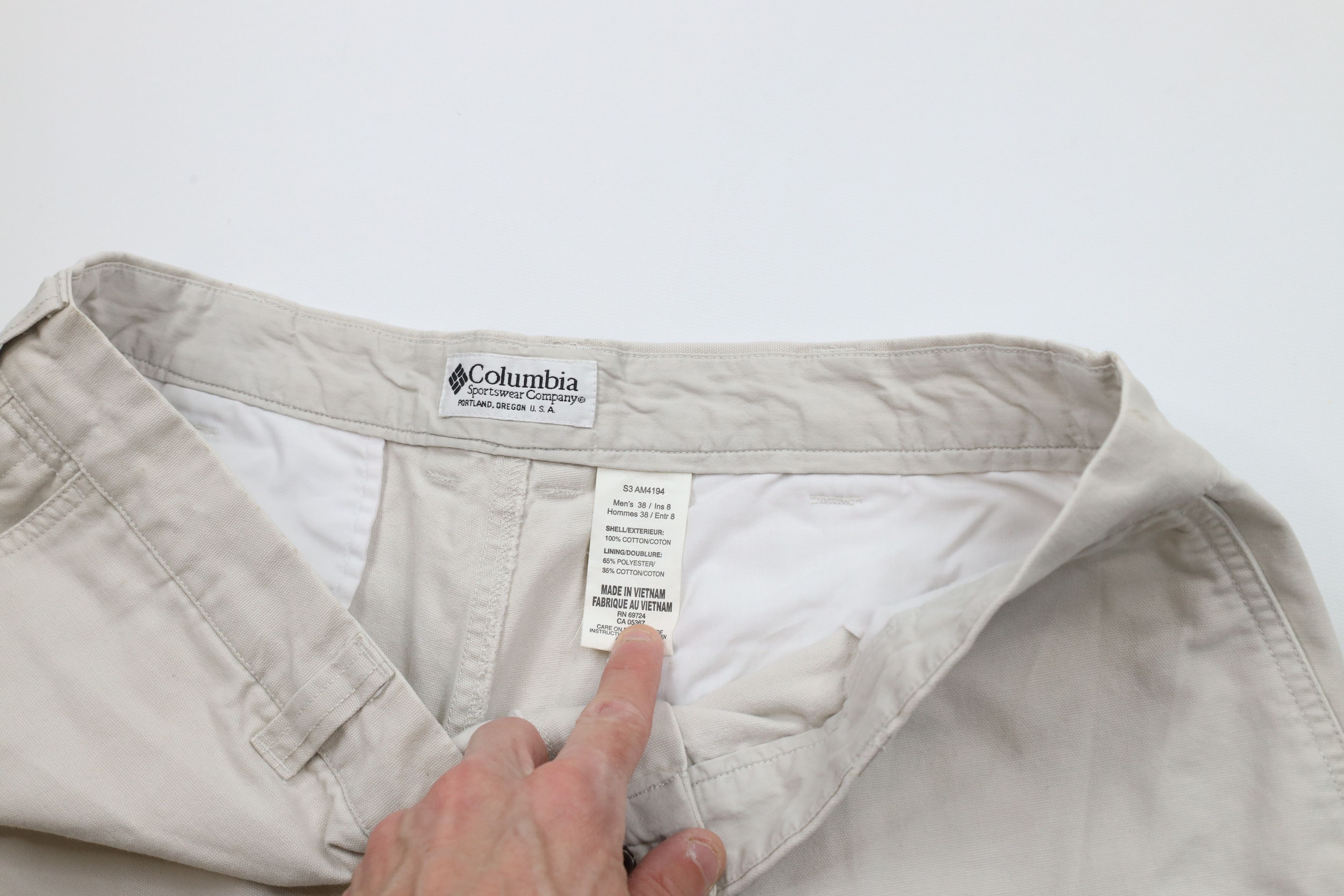Columbia × Vintage Vintage Columbia Spell Out Above Knee Canvas Shorts Beige Size US 38 / EU 54 - 8 Thumbnail