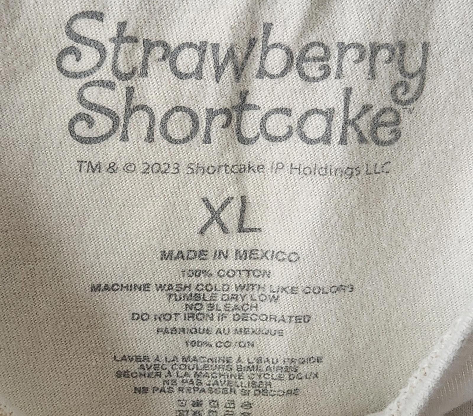 Designer NWOT STRAWBERRY SHORTCAKE & KITTY SIZE XLARGE SHORT-SLEEVE Size XL / US 12-14 / IT 48-50 - 2 Thumbnail
