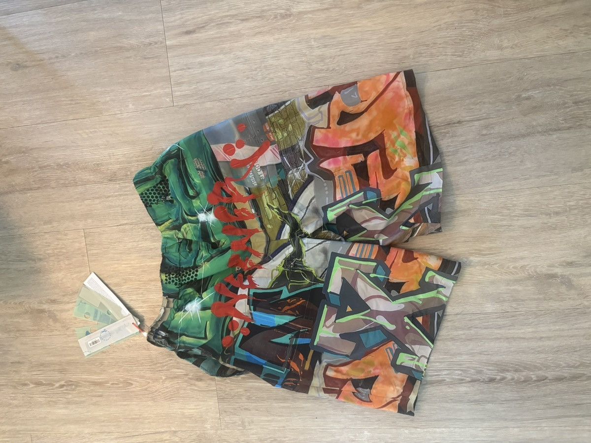 Off-White Off white graffiti shorts Size US 34 / EU 50 - 2 Thumbnail