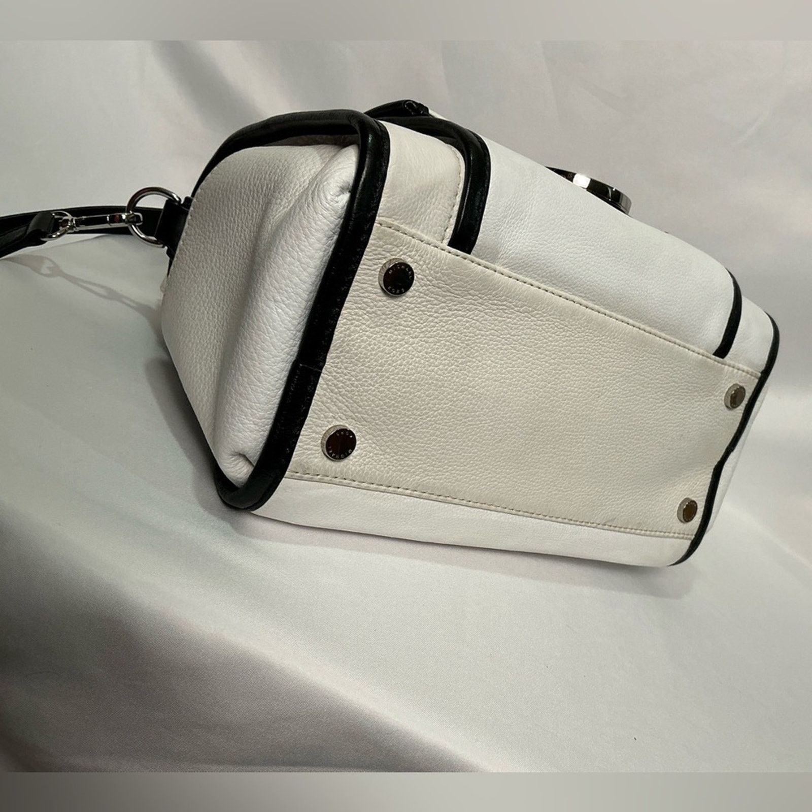 Michael Kors Michael Kors Margo Leather Satchel Two-Tone Black White Size ONE SIZE - 7 Thumbnail