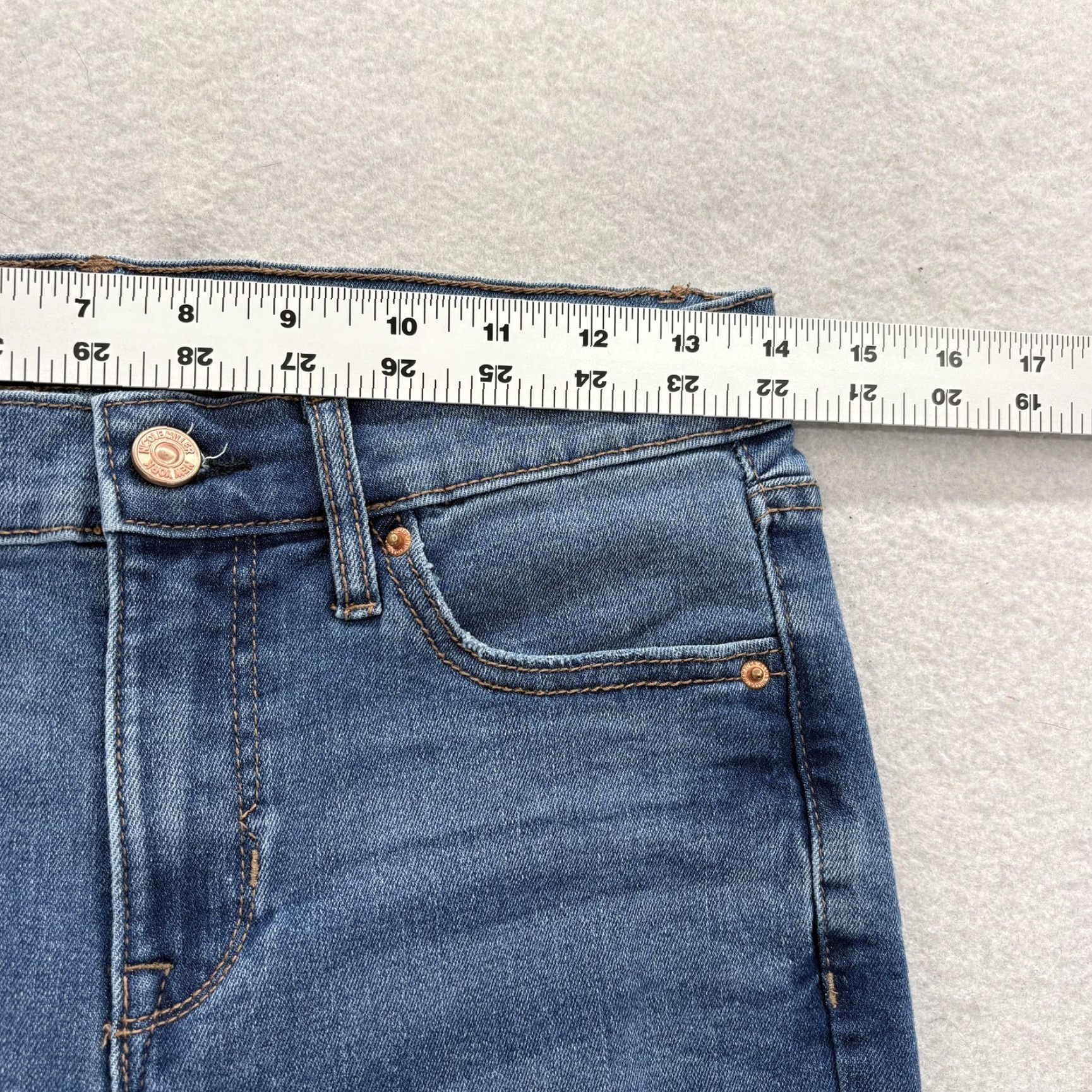 Nicole Miller Nicole Miller Soho High Rise Ankle Slim Jeans Womens 4 Medium Wash Distressed blue pocket stretch denim 5-pocket Mens Womens Girls Boys Size 27" / US 4 / IT 40 - 5 Thumbnail