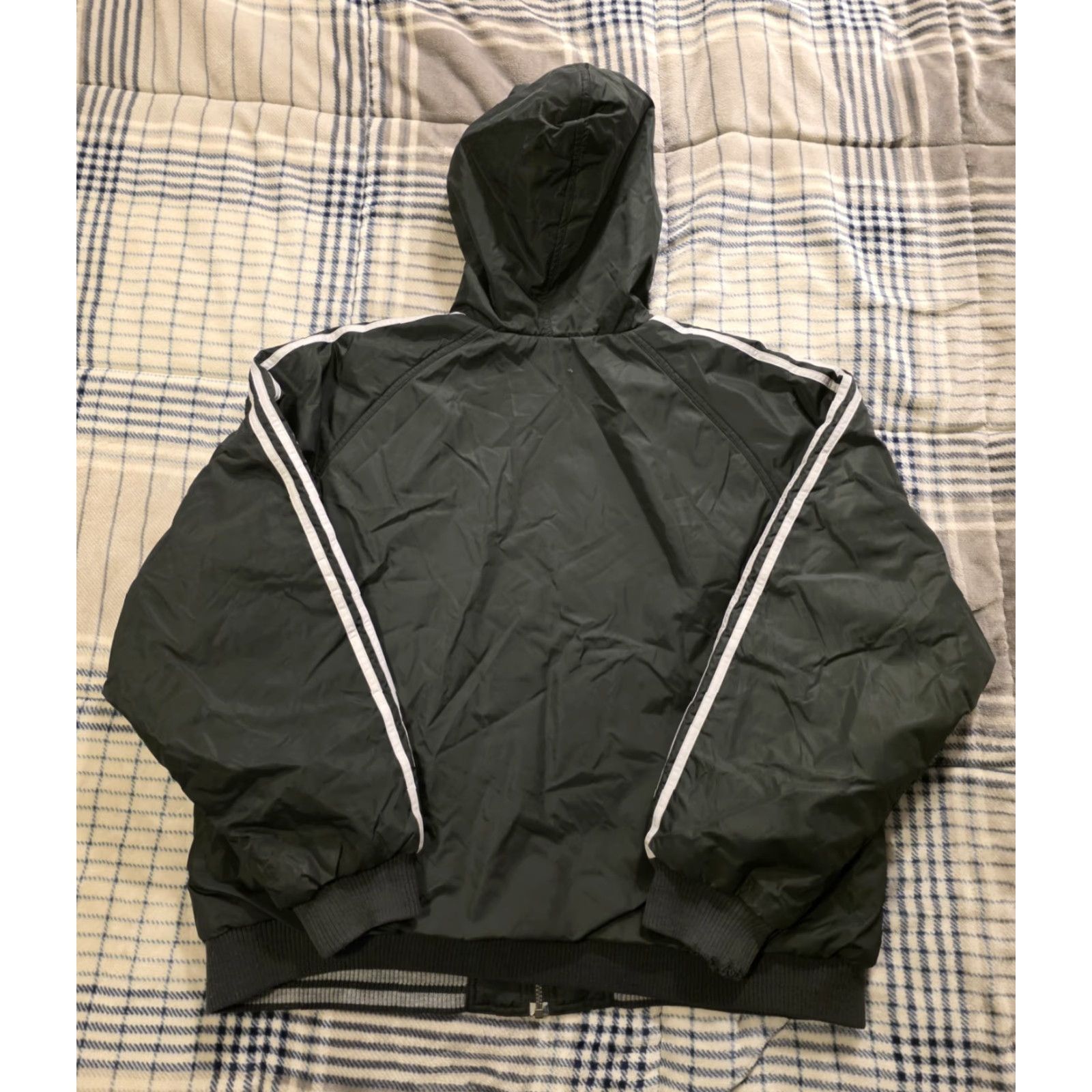 Adidas VINTAGE Adidas Reversible Bomber Jacket Men's XL Forest Green/Gray Hooded Zip Full Zip 90s Sports Retro Light Weight Winter Fall Spring Walking Hiking Size US XL / EU 56 / 4 - 3 Thumbnail