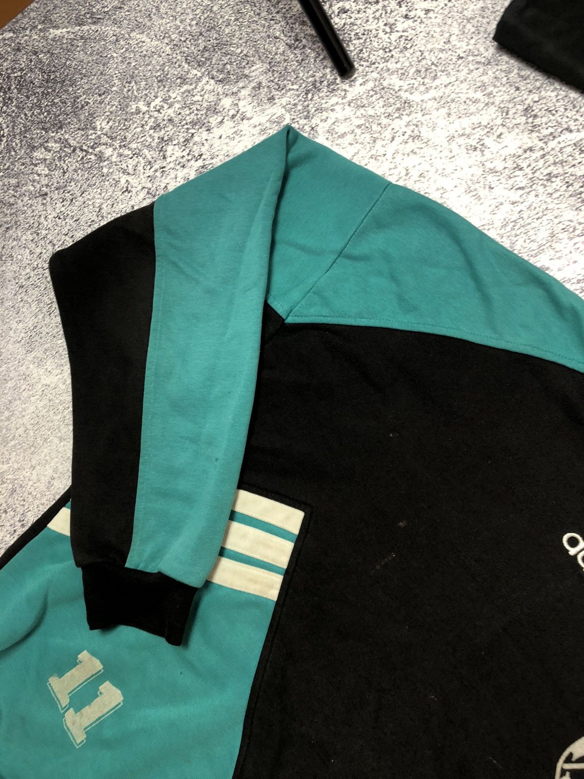 Adidas × Vintage Vintage men’s sweater adidas very rare y2k usa Size US M / EU 48-50 / 2 - 6 Thumbnail