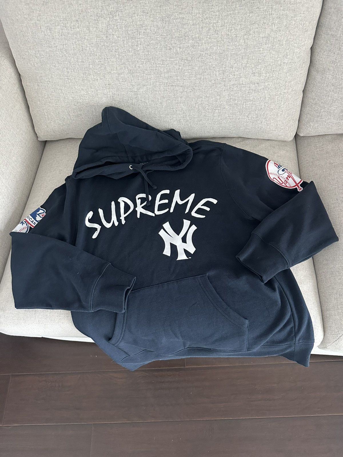 47 × MLB × Supreme Supreme x 47 x MLB New York hoodie size L Size US L / EU 52-54 / 3 - 1 Thumbnail