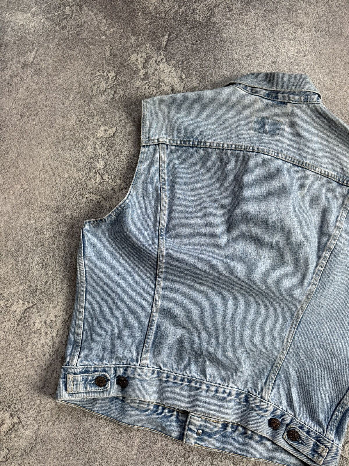 Levi's Vintage Clothing Levi’s XL 70401 02 1983 denim retro vest sleeveless jacket Size US XL / EU 56 / 4 - 13 Thumbnail