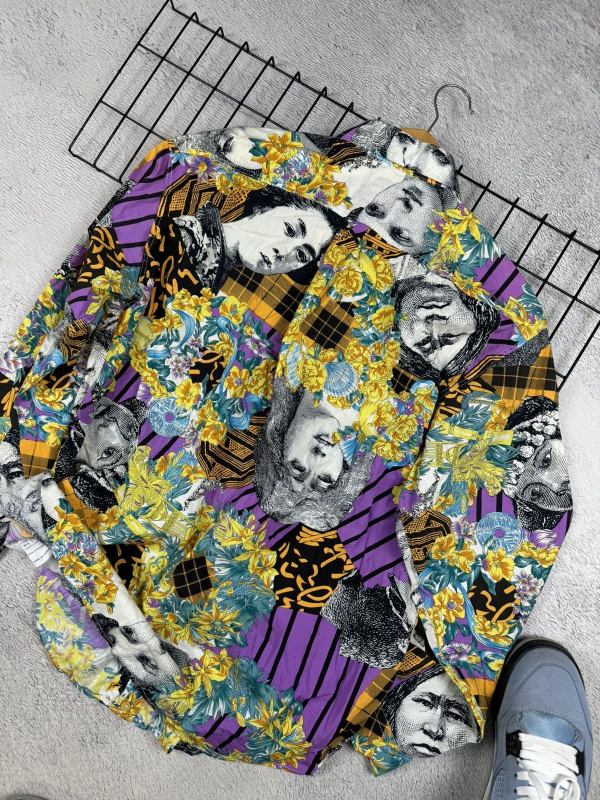 Japanese Brand × Moschino × Vintage Moschino Jean’s Men’s Long Sleeve Faces Shirt Vintage L Size US L / EU 52-54 / 3 - 10 Thumbnail