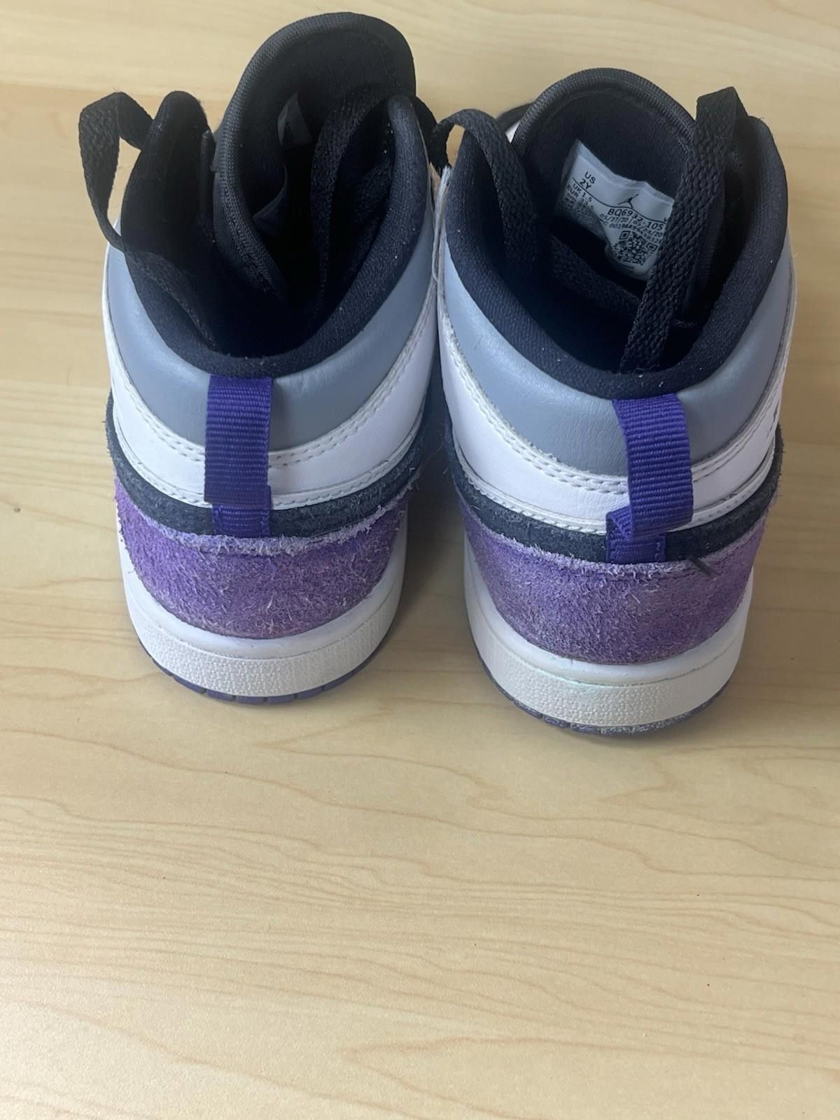 Nike Nike Air Jordan 1 Mid Se (PS) White-Court Purple-Black Sz 2y Size US 5 / EU 37 - 5 Thumbnail