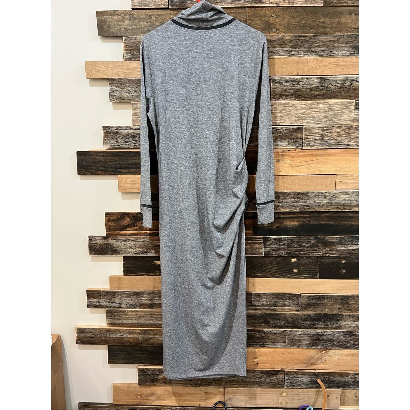 Athleta Athleta Grey Turtleneck Ruched Midi Dress Sz L Size L / US 10 / IT 46 - 3 Thumbnail