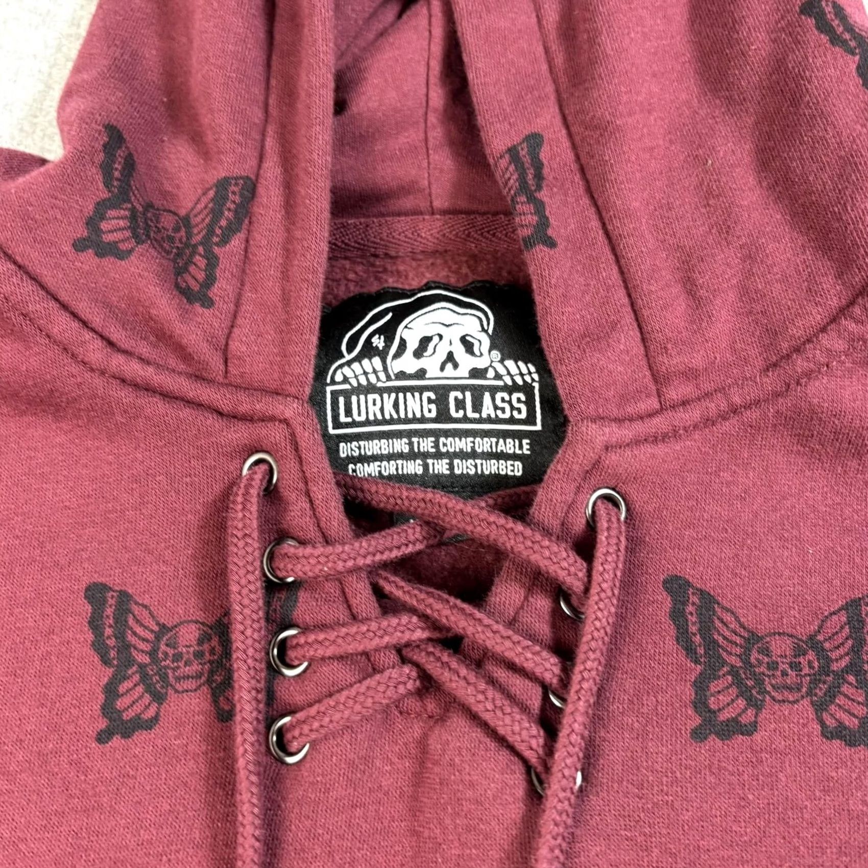 Vintage Lurking Class Hoodie Womens Large Burgundy Skull Butterfly Cropped Lace Up Gothic Pullover Nightwear Top Size L / US 10 / IT 46 - 5 Thumbnail