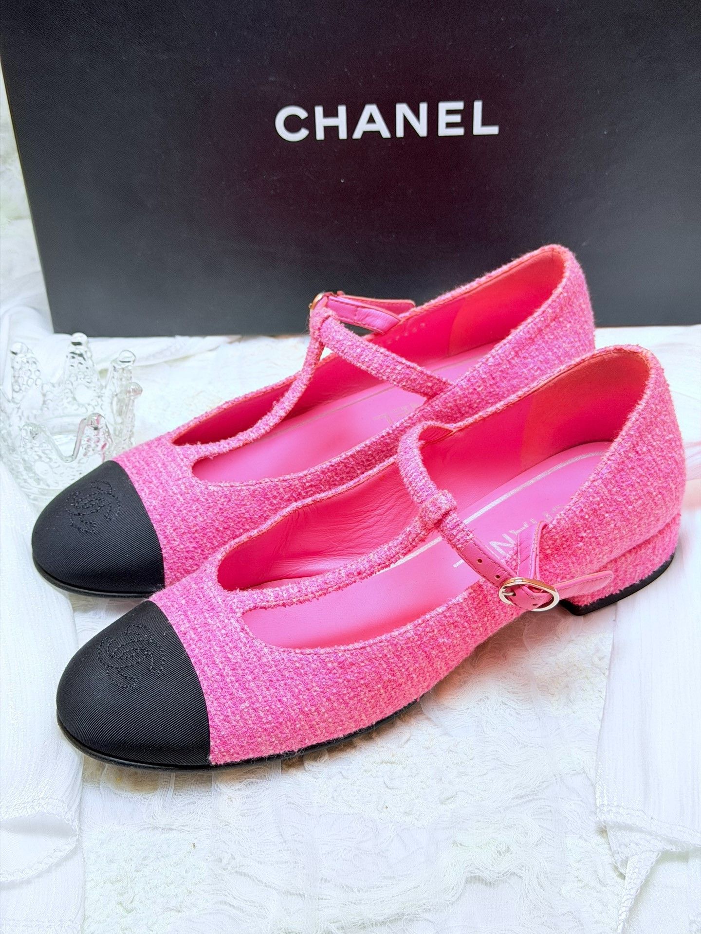 Chanel Chanel Pink Lowtop Sneakers us_8 Women Size US 8 / IT 38 - 1 Thumbnail