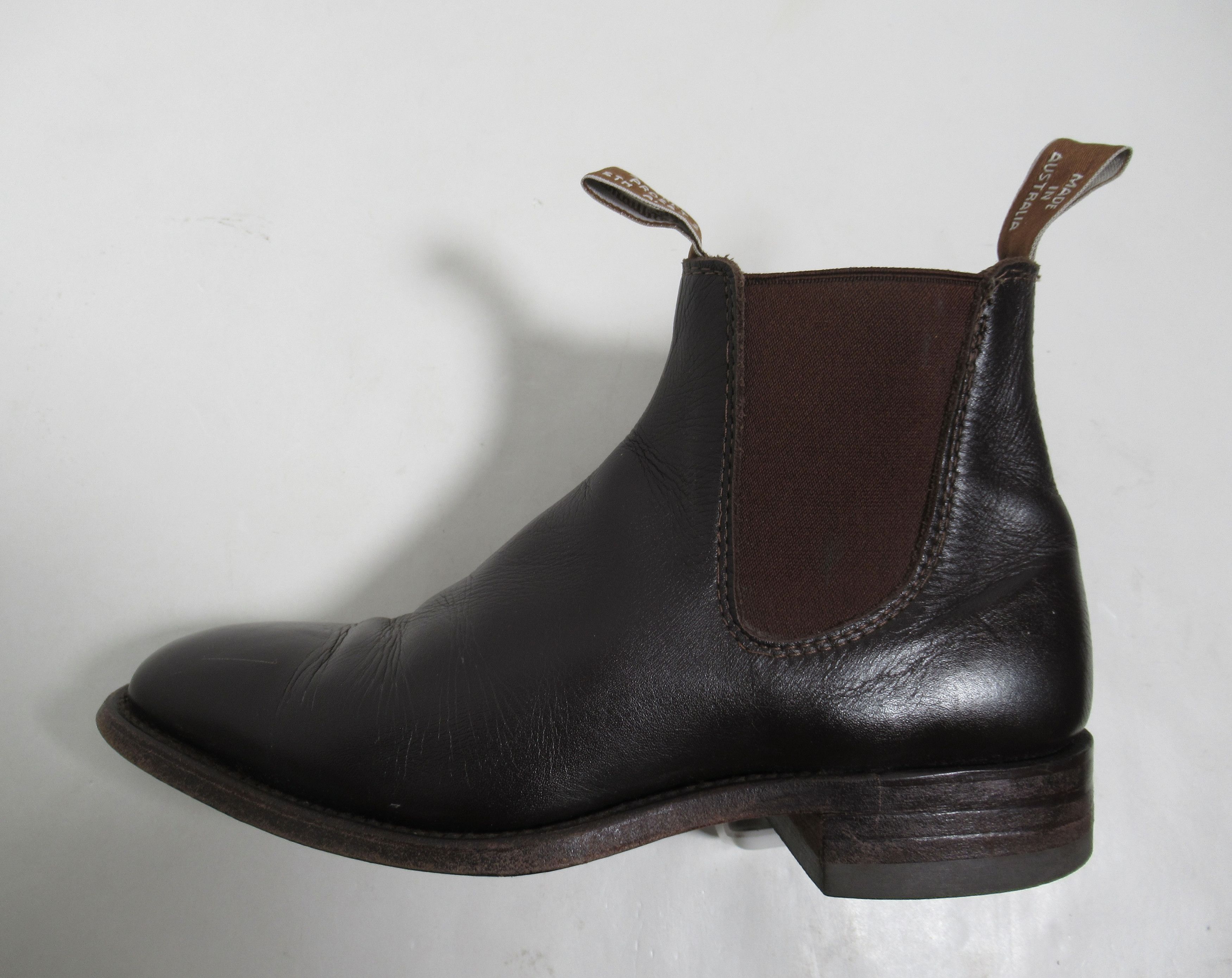 R.M. Williams R.M. Williams Men's Comfort Craftsman Chelsea Boot Chestnut Size US 6 / EU 39 - 7 Thumbnail