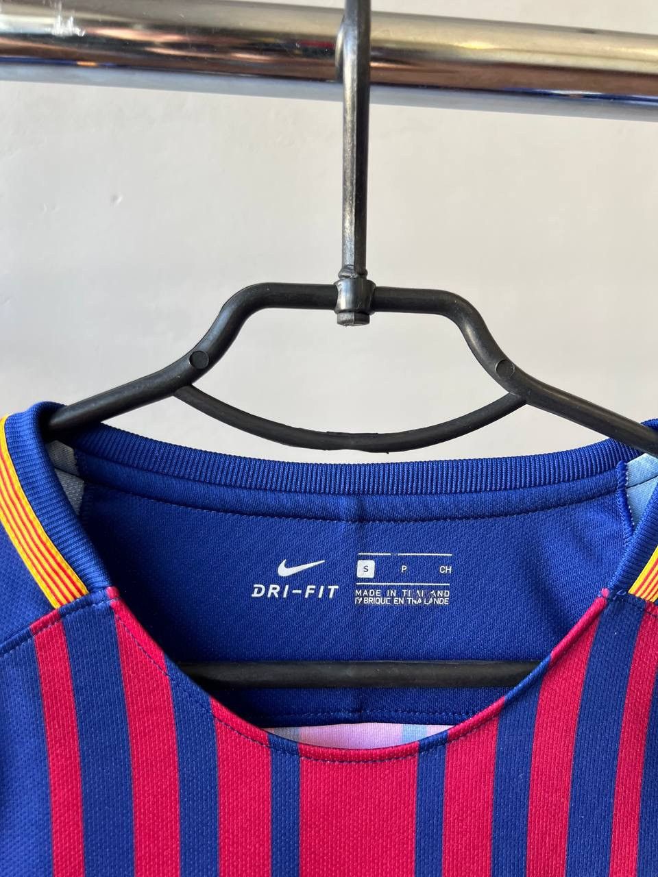 Nike 2017/18 BARCELONA FC #15 PAULINHO HOME SOCCER JERSEY SHIRT S Size US S / EU 44-46 / 1 - 6 Thumbnail