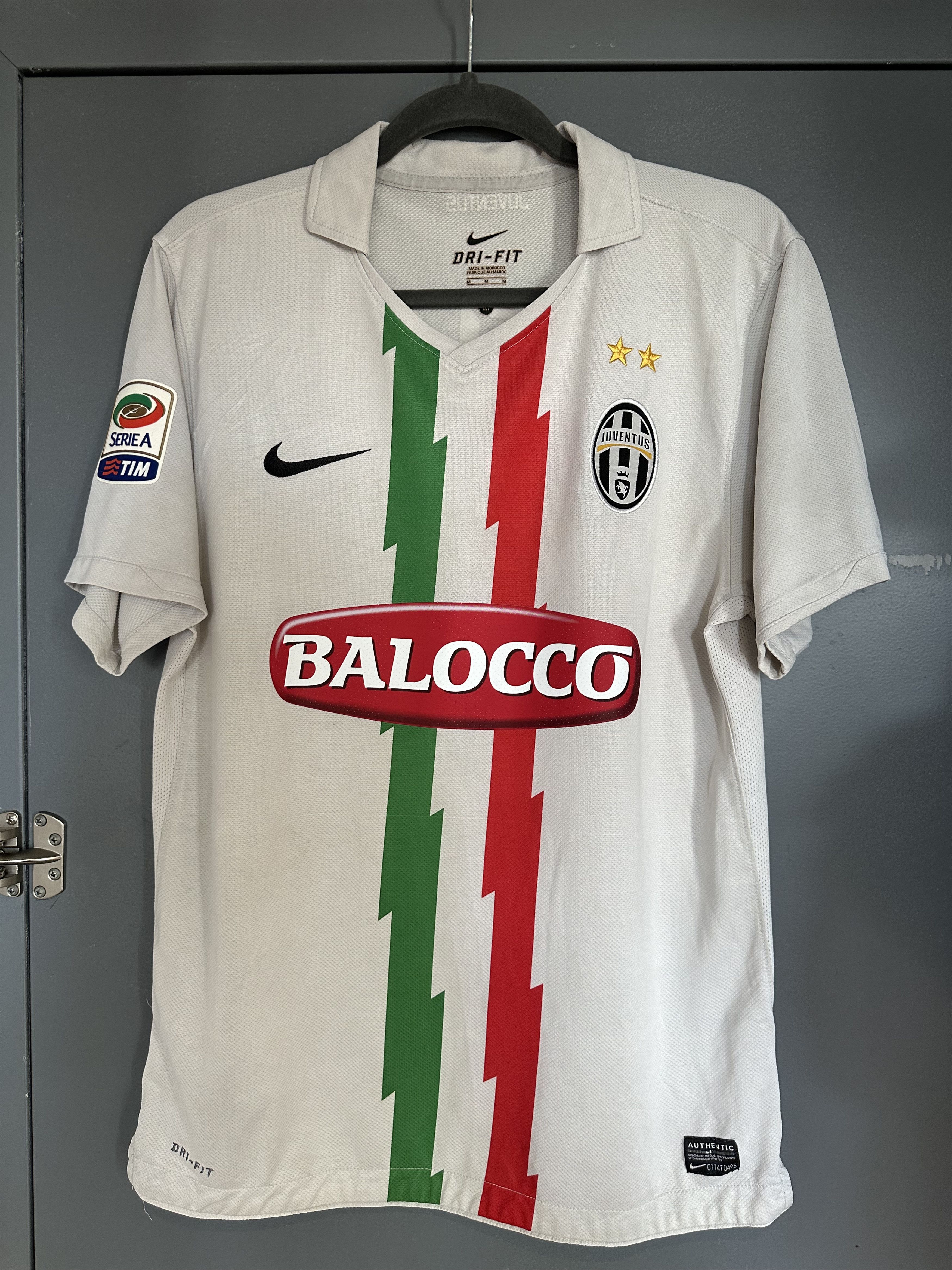 Nike Chiellini #3 Juventus 2010/11 Away Medium w/ Patches Size US M / EU 48-50 / 2 - 2 Thumbnail