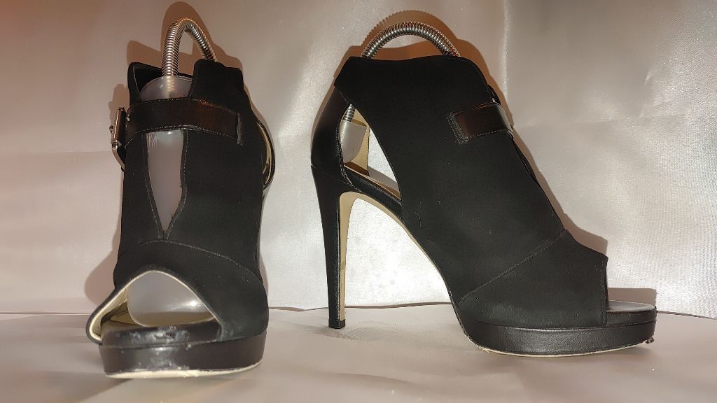 Michael Kors Michael Kors Isabella Suede Ankle Boots Size 7.5M Size US 7.5 / IT 37.5 - 6 Thumbnail