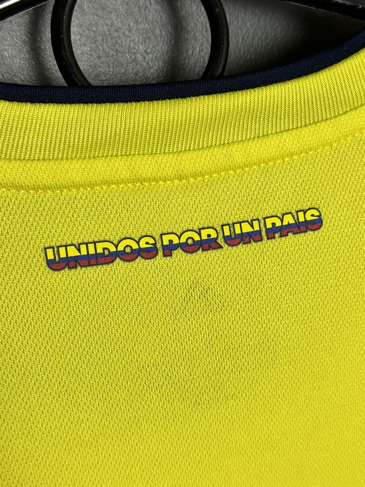 Adidas Colombia National Team 18/19 Home Football Jersey Size US L / EU 52-54 / 3 - 4 Thumbnail