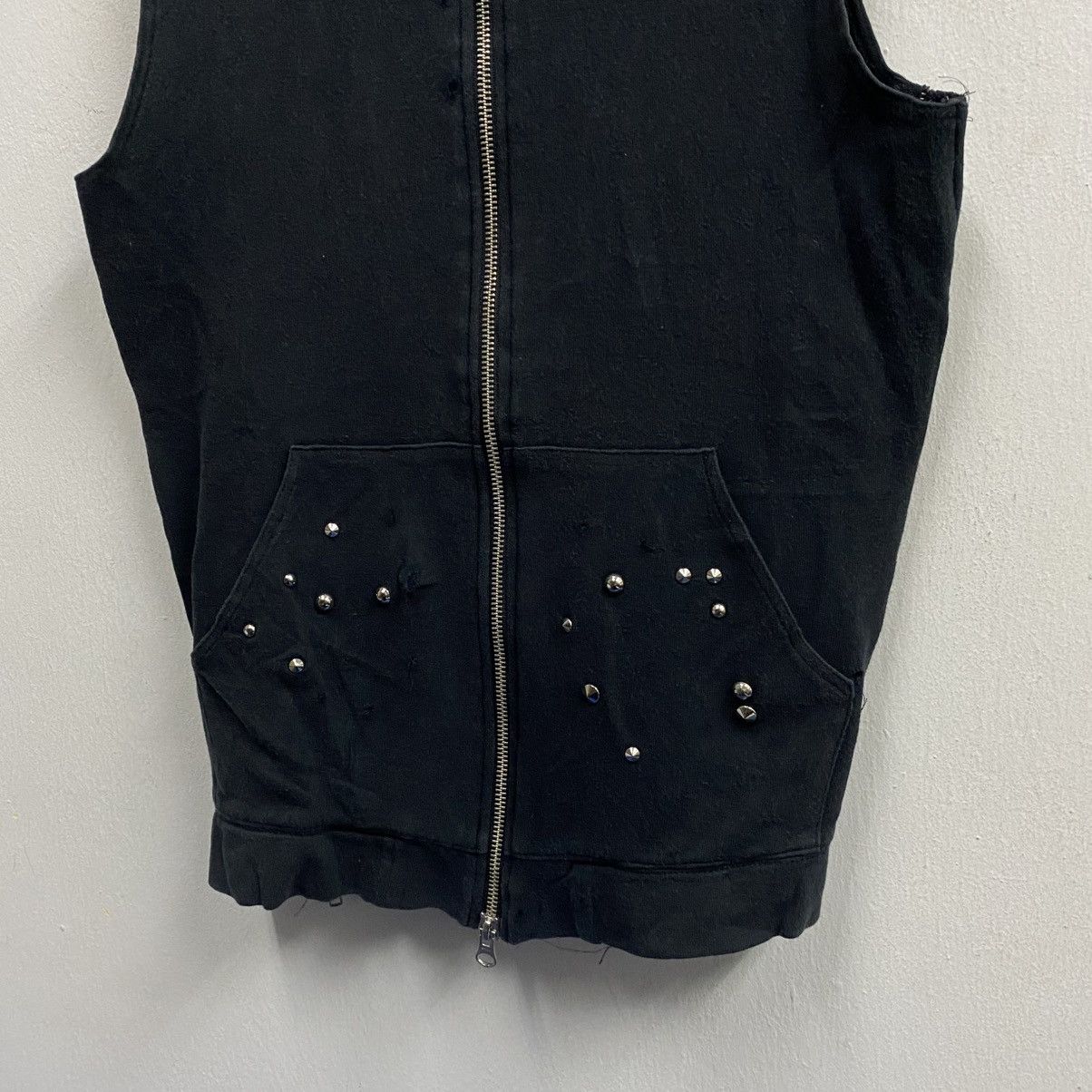 Japanese Brand Vintage Punk Gothic Studded Black Sleeveless Zip Hoodie Vest Size US S / EU 44-46 / 1 - 4 Thumbnail
