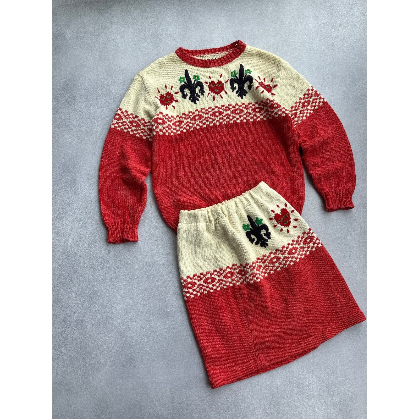 Japanese Brand VTG Japan Tokyo Woman Knitted Hearts Sweater & SkirtSuit Size 26" / US 2 / IT 38 - 2 Thumbnail