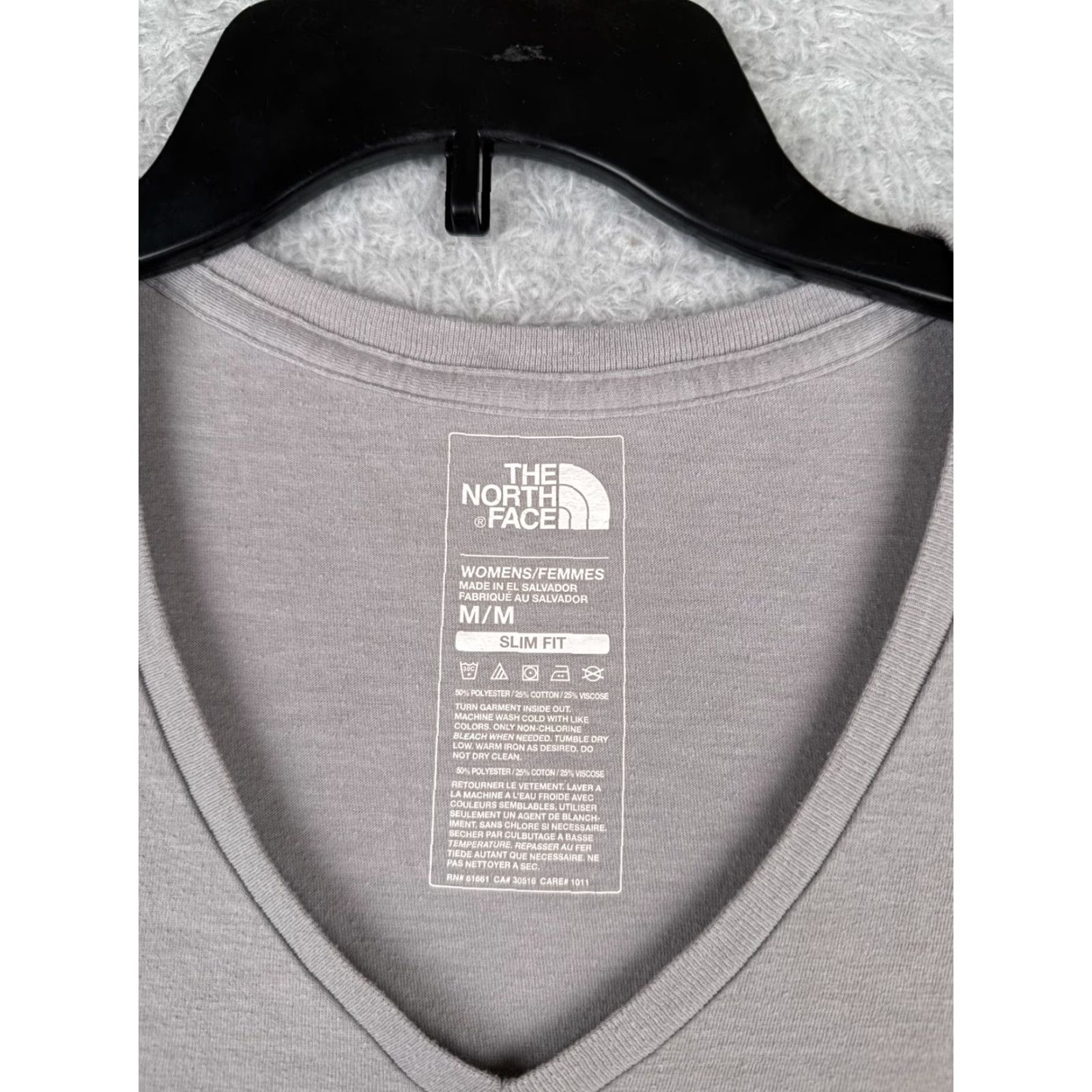 The North Face The North Face Shirt Women M Gray V-Neck Short Sleeve Slim Fit Poly Tri-Ble Size M / US 6-8 / IT 42-44 - 7 Thumbnail