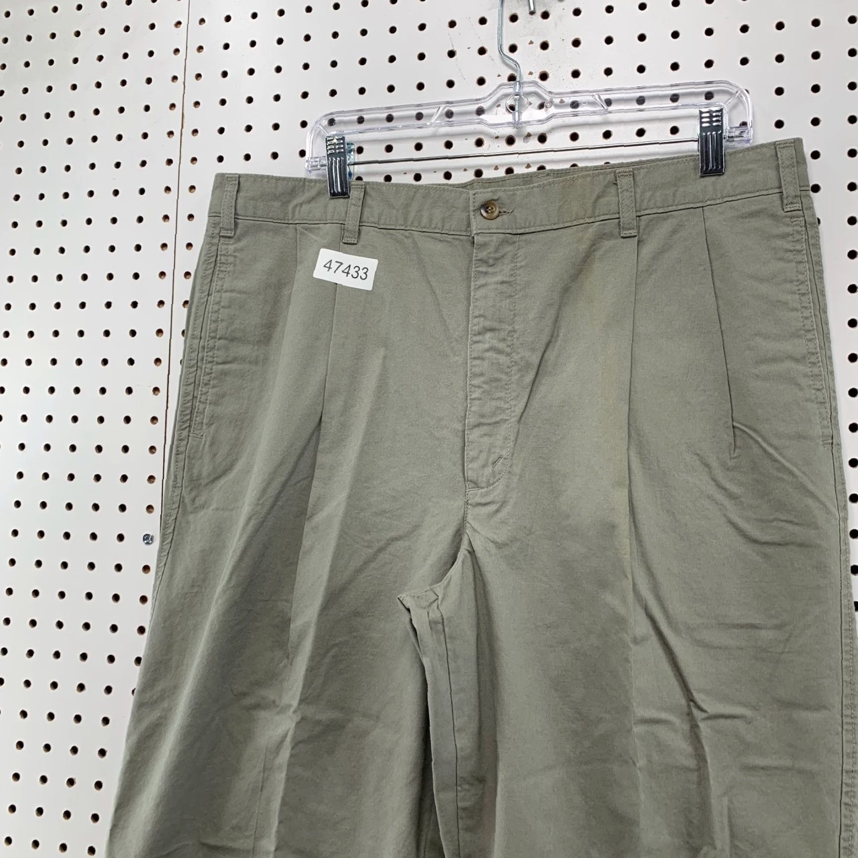 Dockers Dockers Pants Mens 38x30 Khaki Pleated Classic Straight Leg Chino Beige 30 Inseam Nwt Casual Belted Front Type: Pleated Mens Size US 38 / EU 54 - 6 Thumbnail