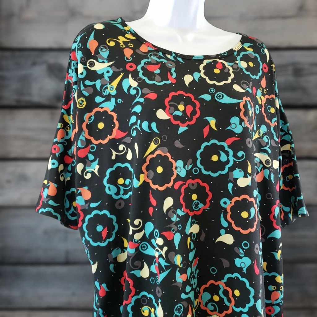 Vintage LuLaRoe Irma Top Shirt Womens Small Black Teal Floral Short Sleeve Tunic Size S / US 4 / IT 40 - 1 Thumbnail