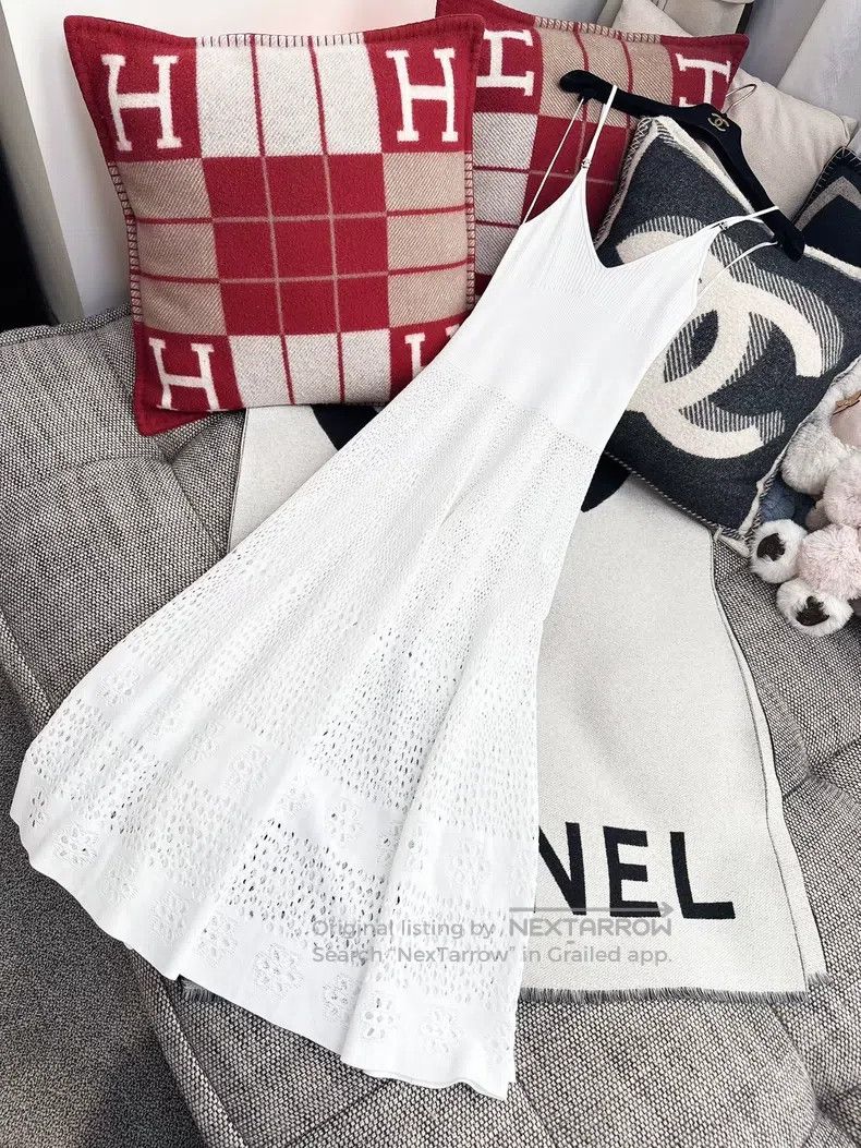 Chanel Chanel 23A Handicraft Workshop Series White Hollow Diamond Size XS / US 0-2 / IT 36-38 - 4 Thumbnail