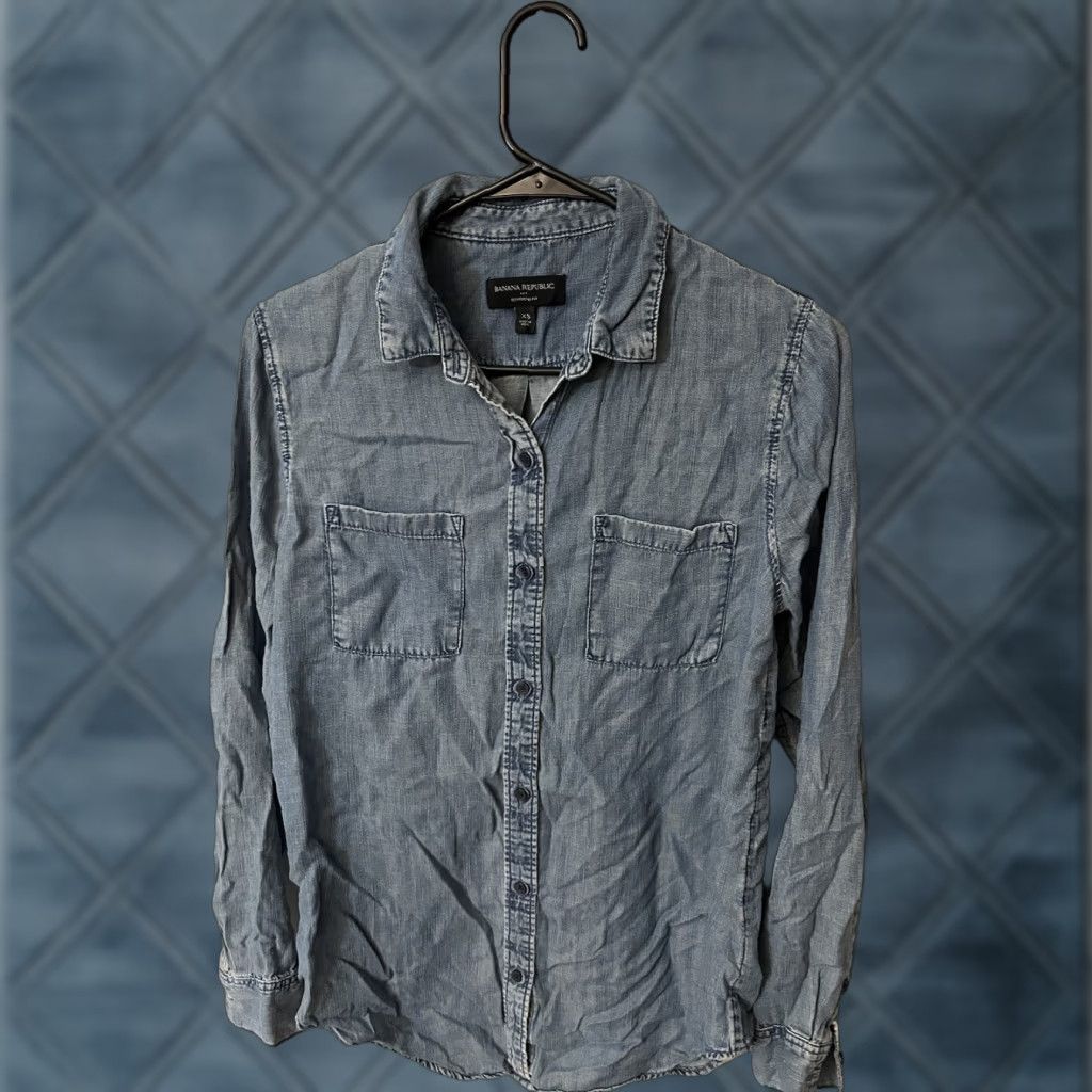 Banana Republic BANANA REPUBLIC Denim Blue XS Lyocell Button-Up Chambray Shirt Women Size XS / US 0-2 / IT 36-38 - 1 Thumbnail
