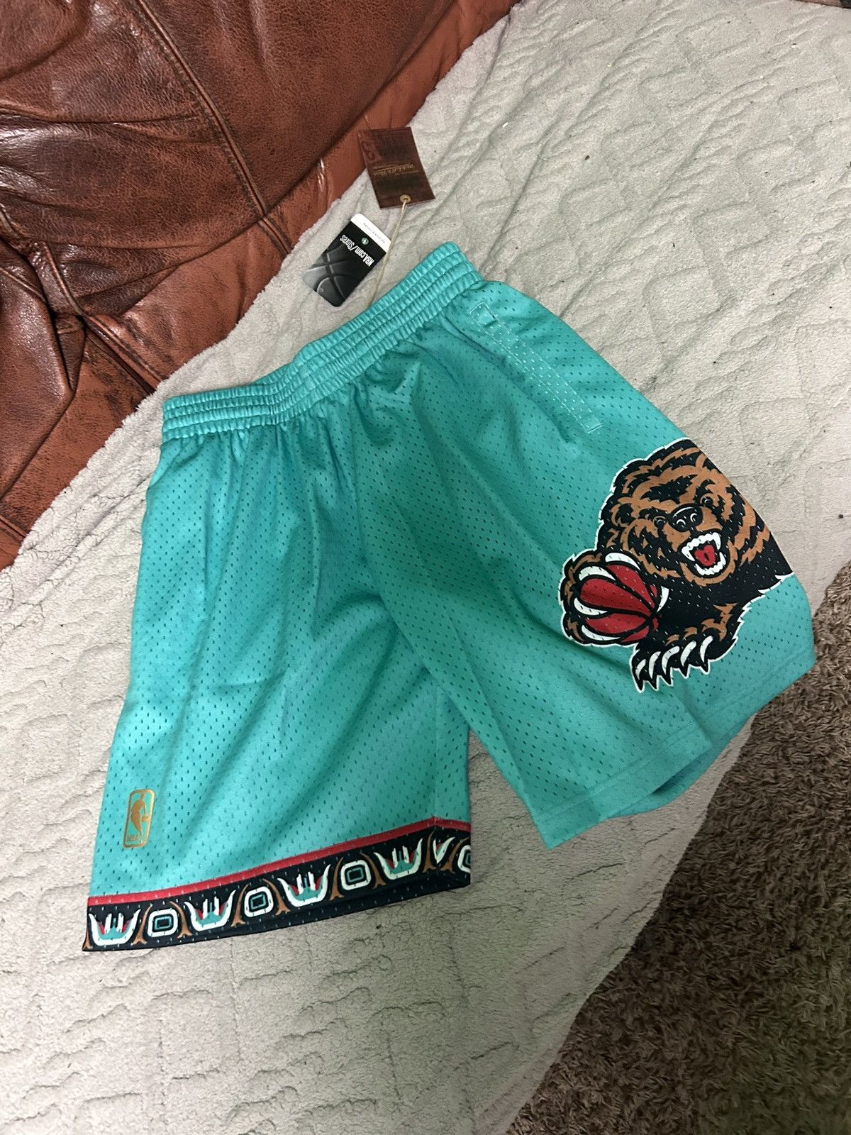 Mitchell & Ness × NBA NBA Road Swingman Memphis Grizzlies 96-97 Shorts Size US 27 - 2 Thumbnail